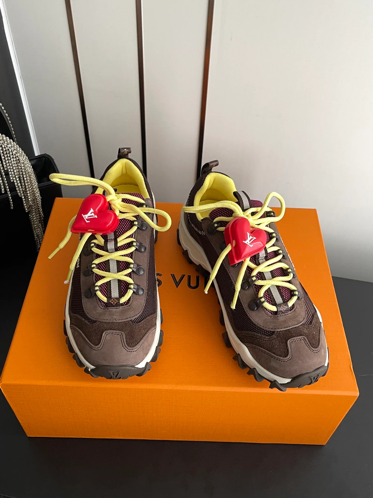 Кроссовки Женские Louis Vuitton 17554380
