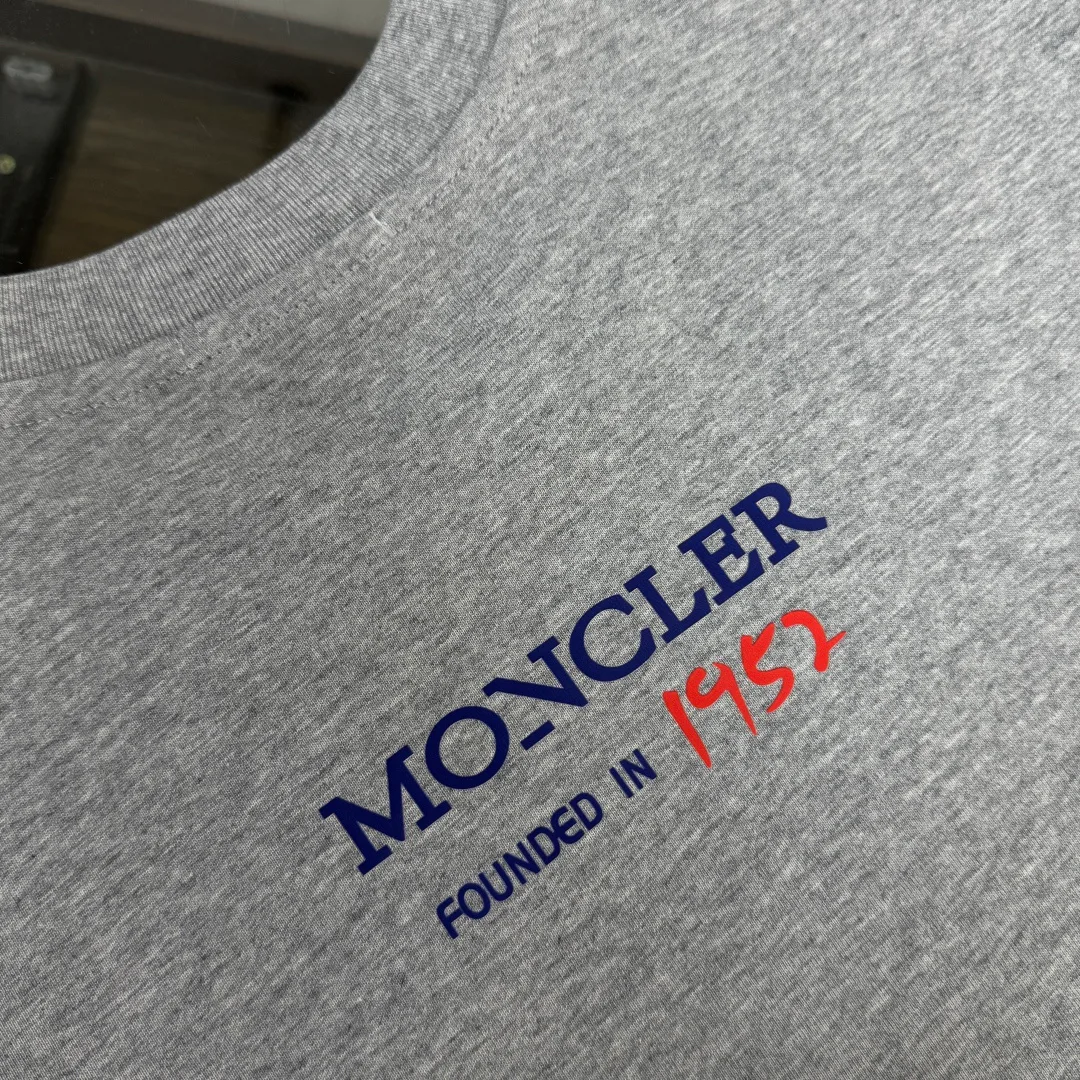 Футболки Женские Moncler 10201186