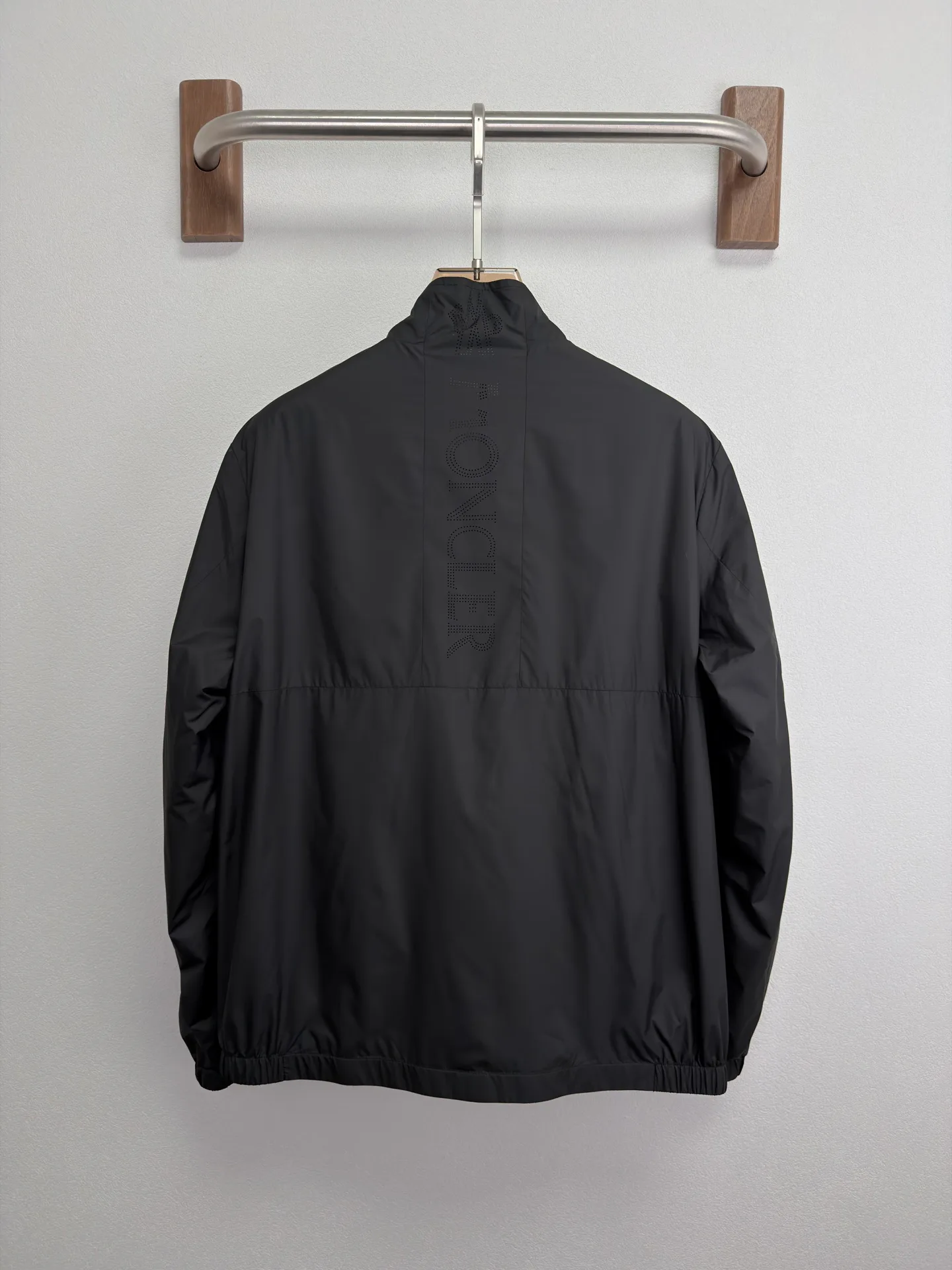 Куртки И Пуховики Мужские Moncler 11230246