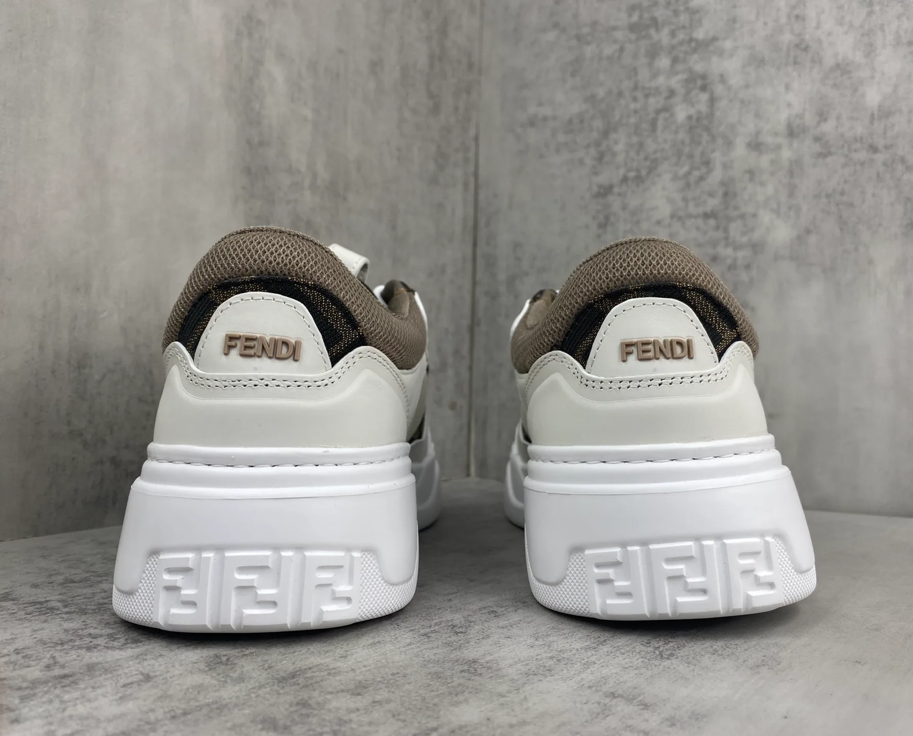 Кроссовки Мужские Fendi 275349