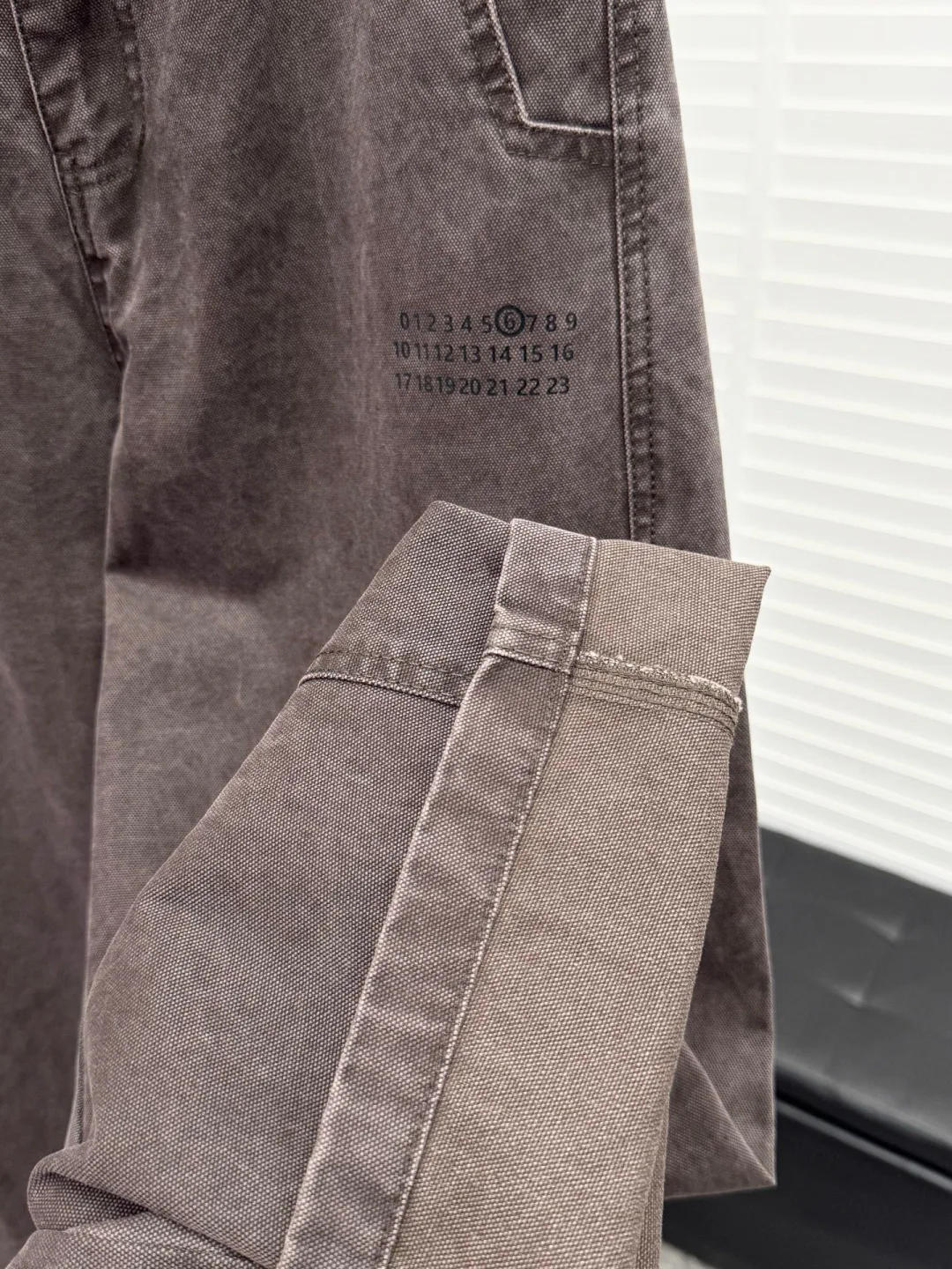 Брюки Мужские Maison Margiela 17942113