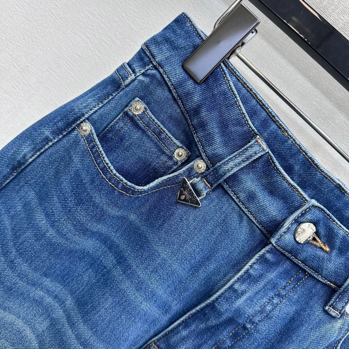 Джинсы Женские Prada 18579406