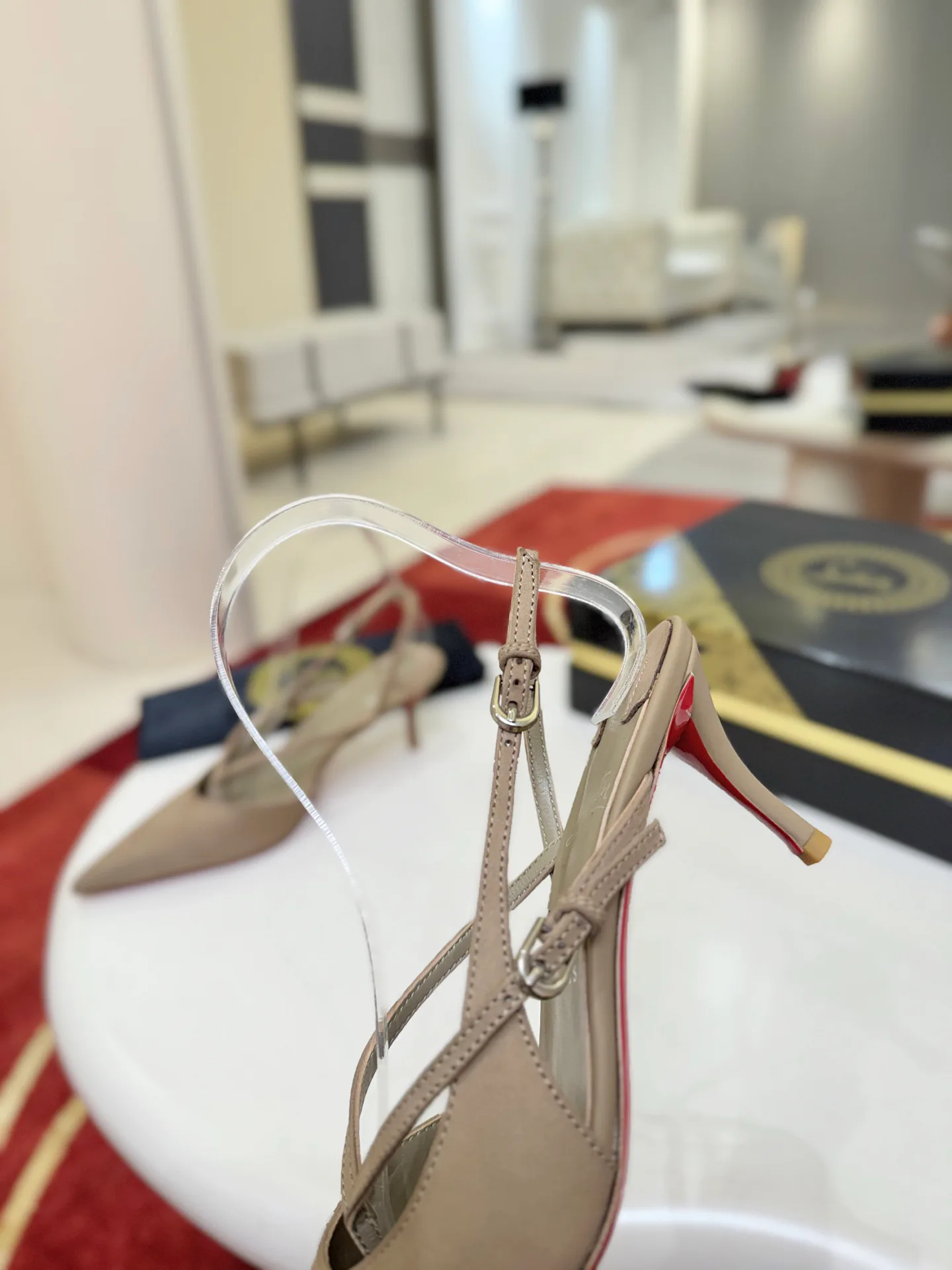 Туфли Женские Christian Louboutin 18821442