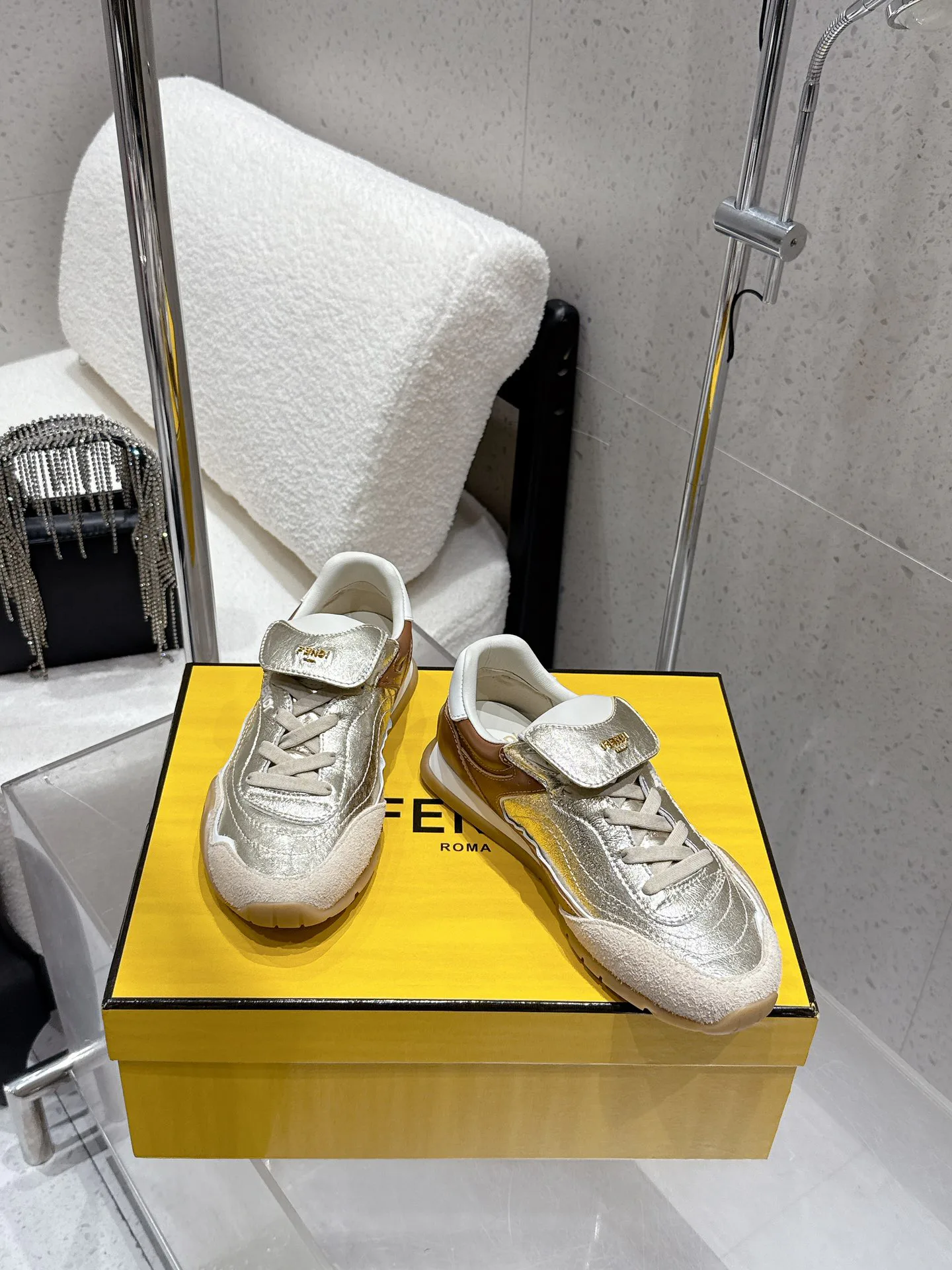 Кроссовки Женские Fendi 13078815