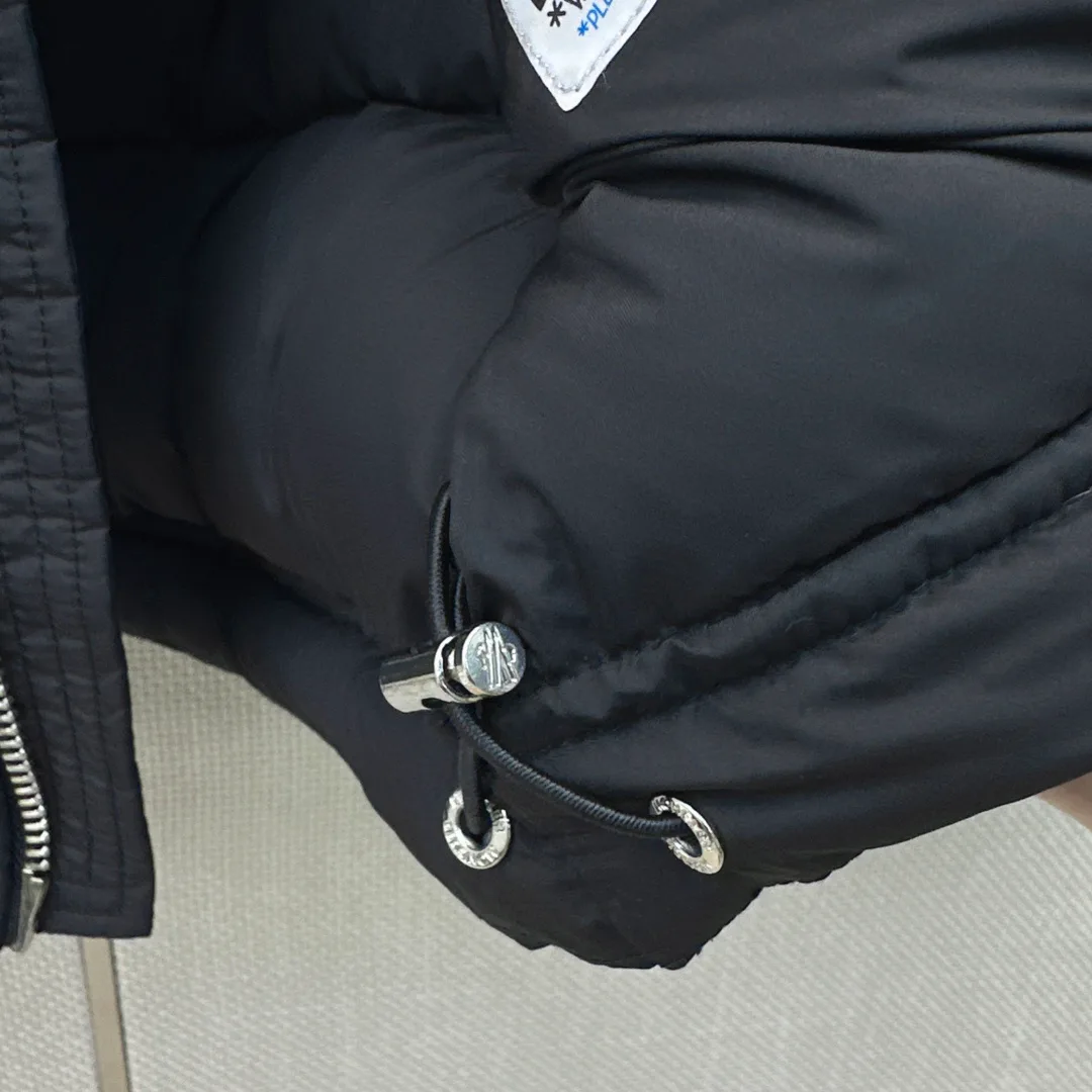 Куртки И Пуховики Женские Moncler 18489458