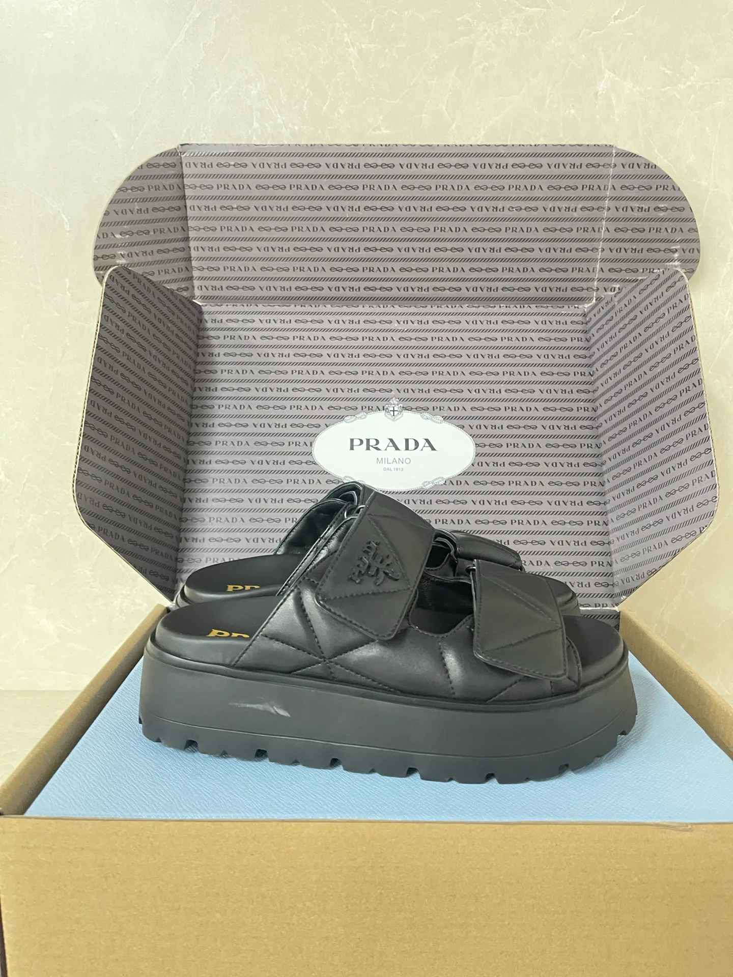 Шлепанцы Женские Prada 23262