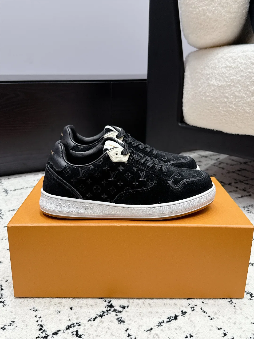 Кроссовки Женские Louis Vuitton 18505547