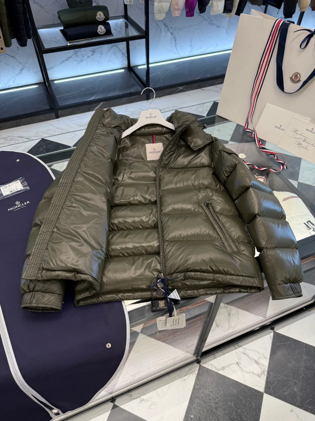 Куртки И Пуховики Женские Moncler 1694333