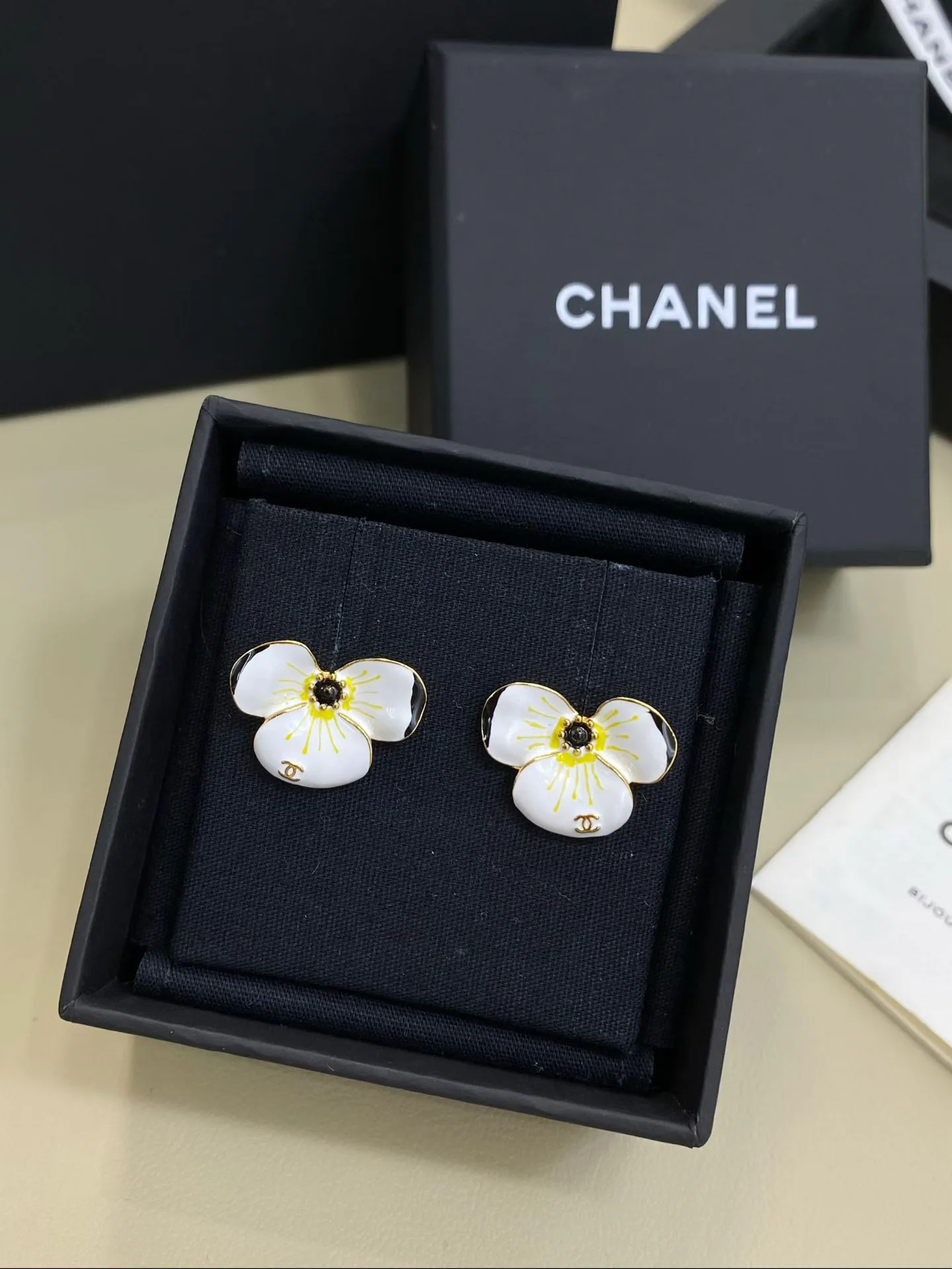 Бижутерия Chanel 18122625