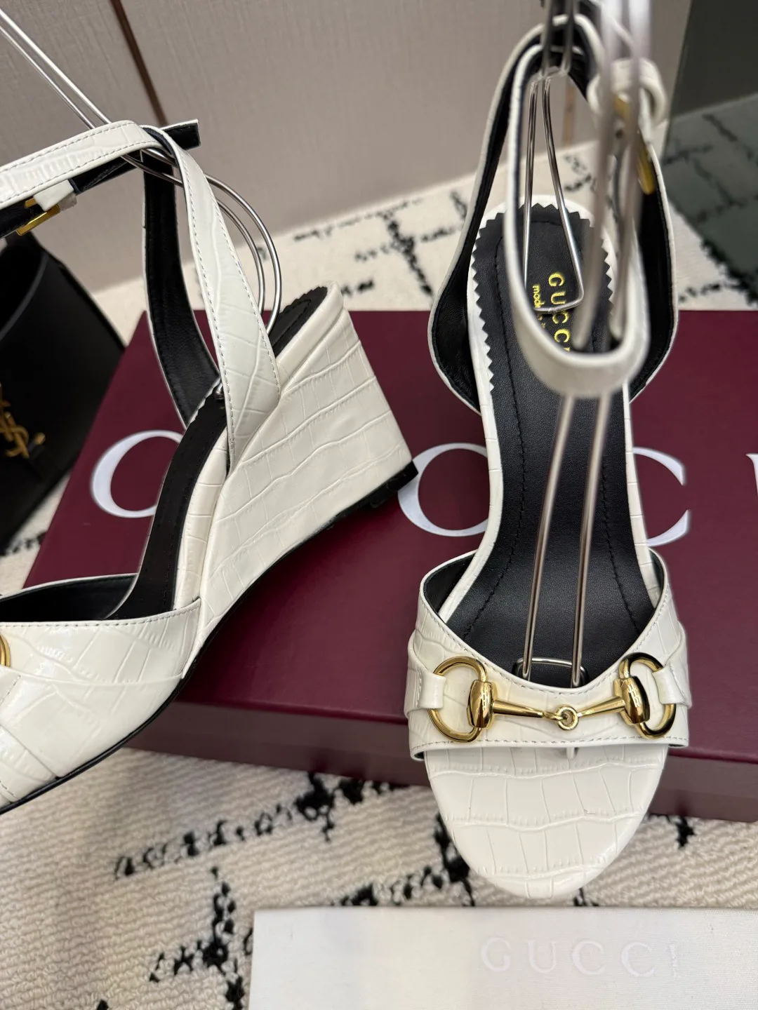Босоножки Женские Gucci 18049070