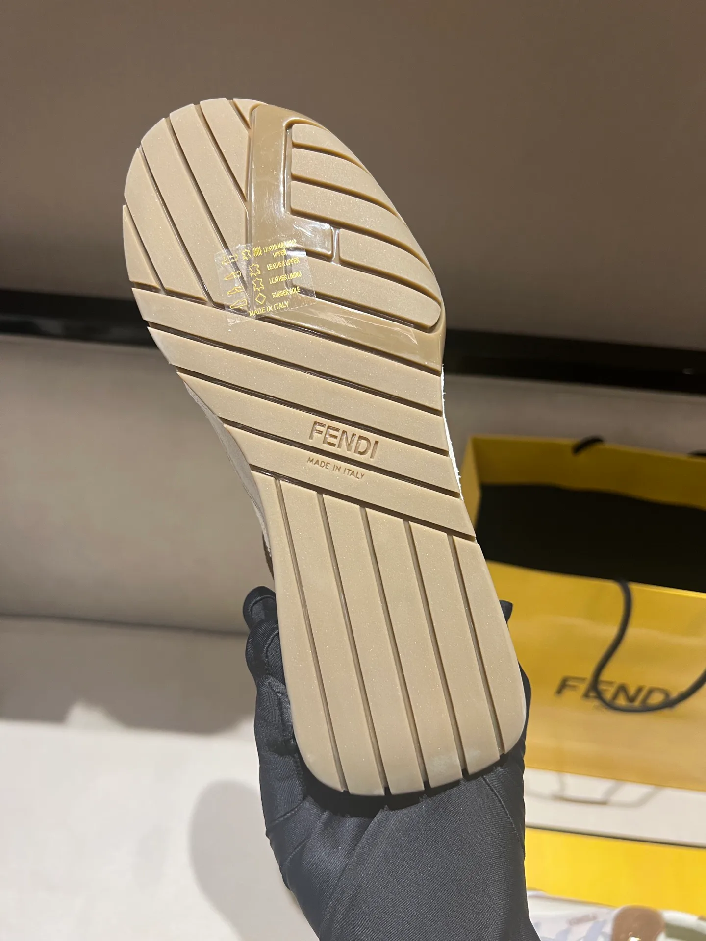 Кроссовки Женские Fendi 18020716