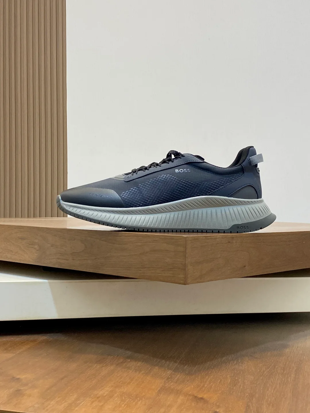 Кроссовки Мужские Hugo Boss 1964128