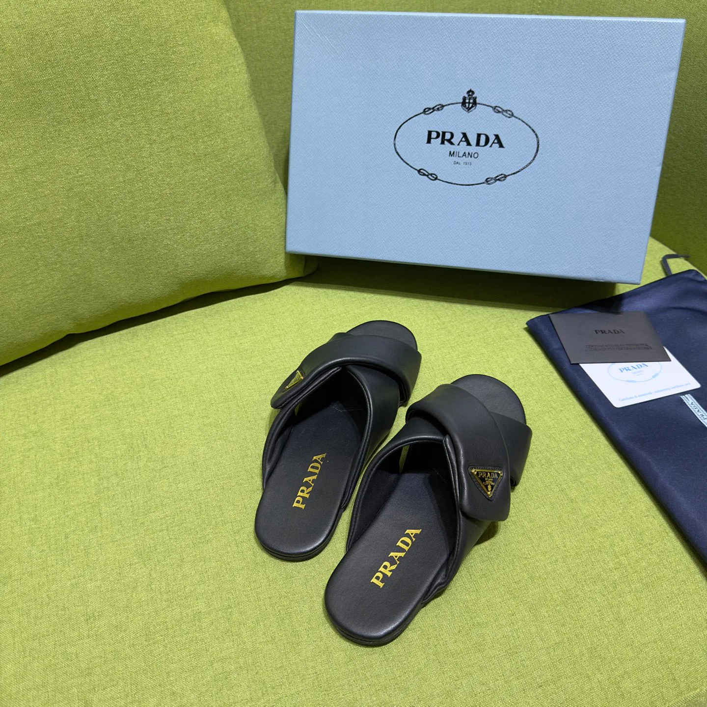 Шлепанцы Женские Prada 30470