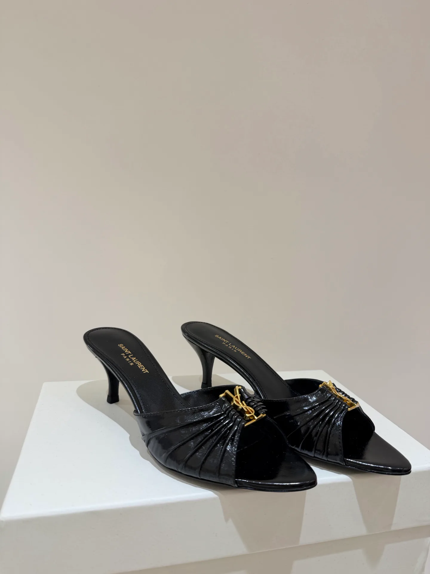 Босоножки Женские Saint Laurent 10009085