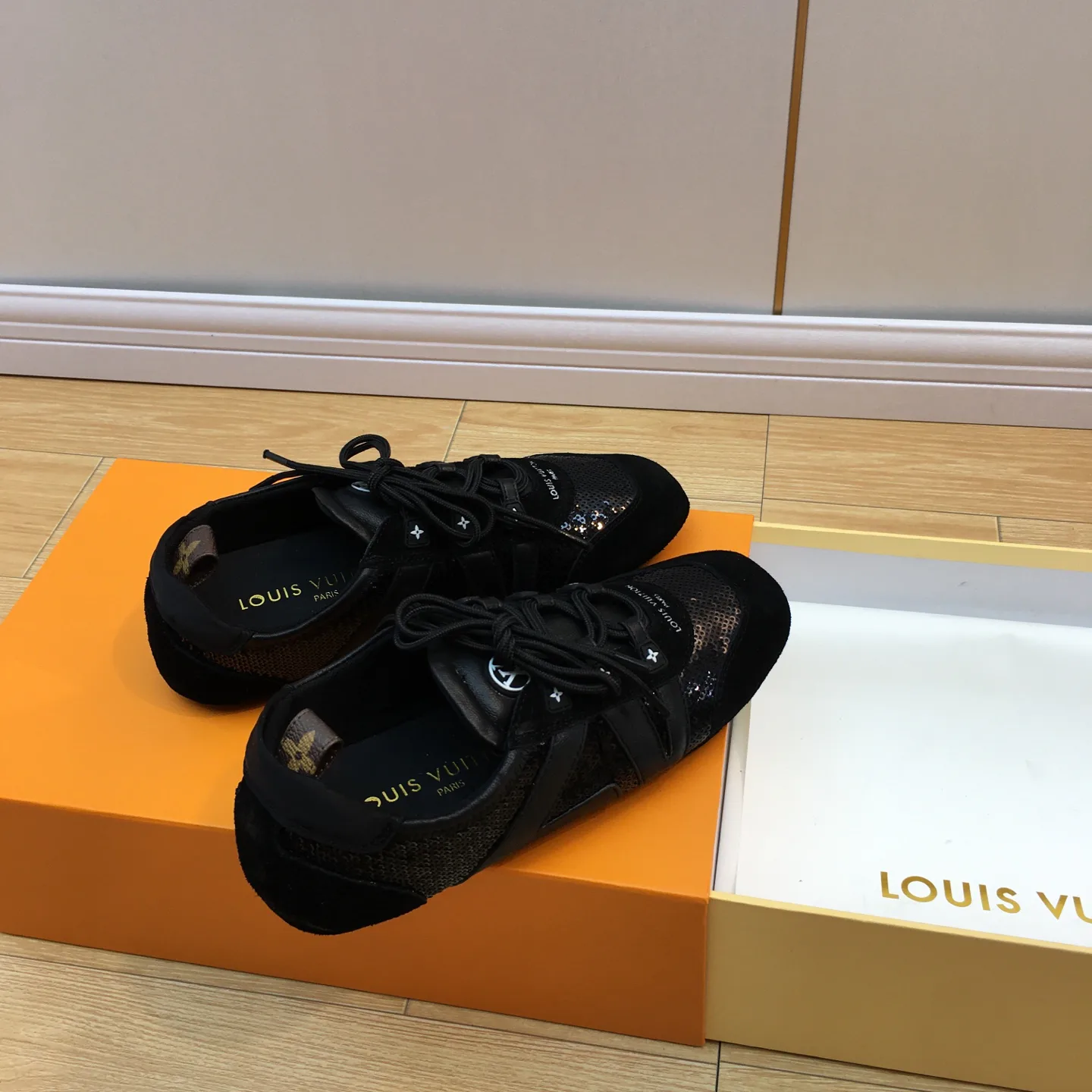 Кроссовки Женские Louis Vuitton 1590966