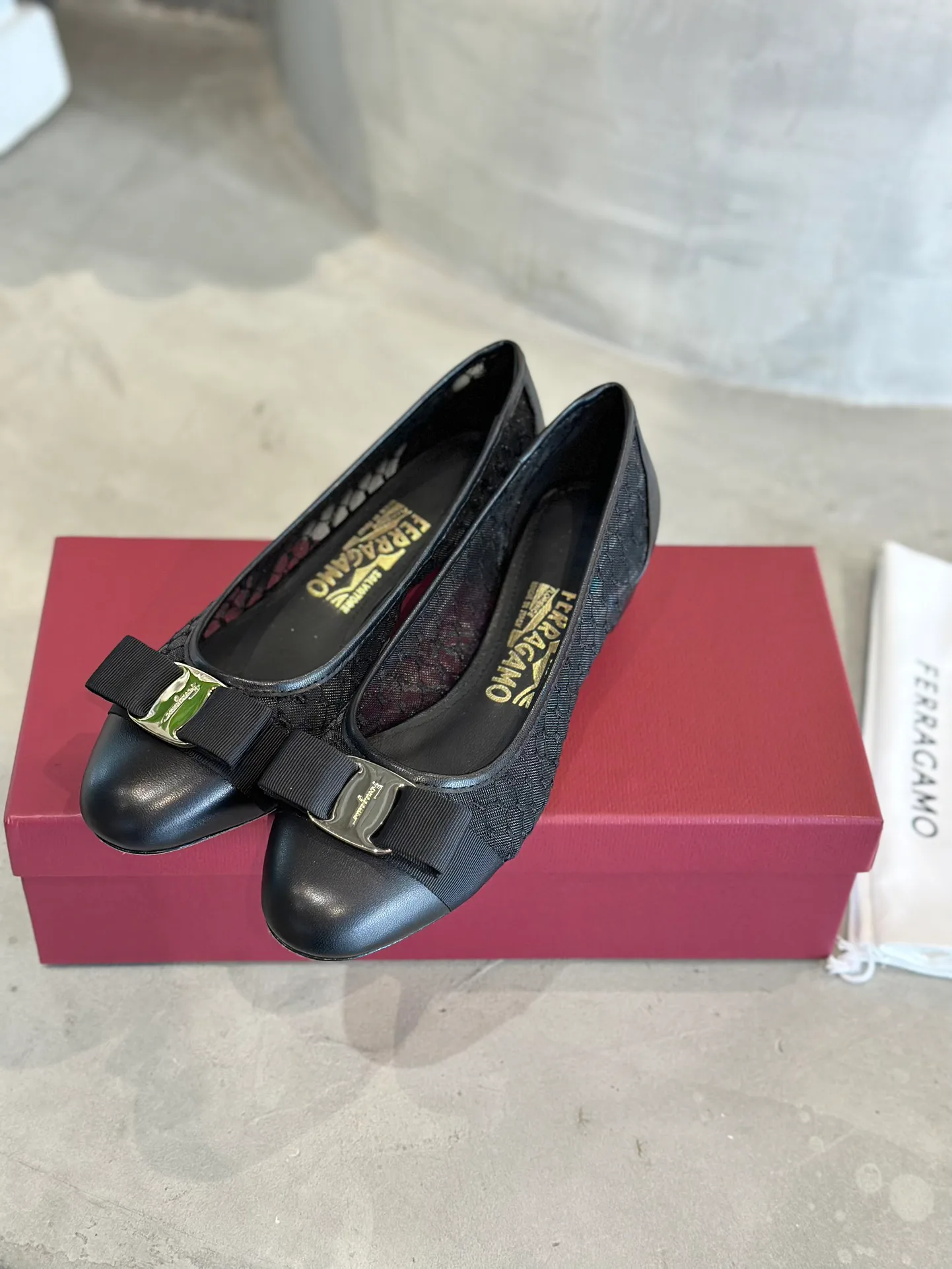 Туфли Женские Salvatore Ferragamo 17642591