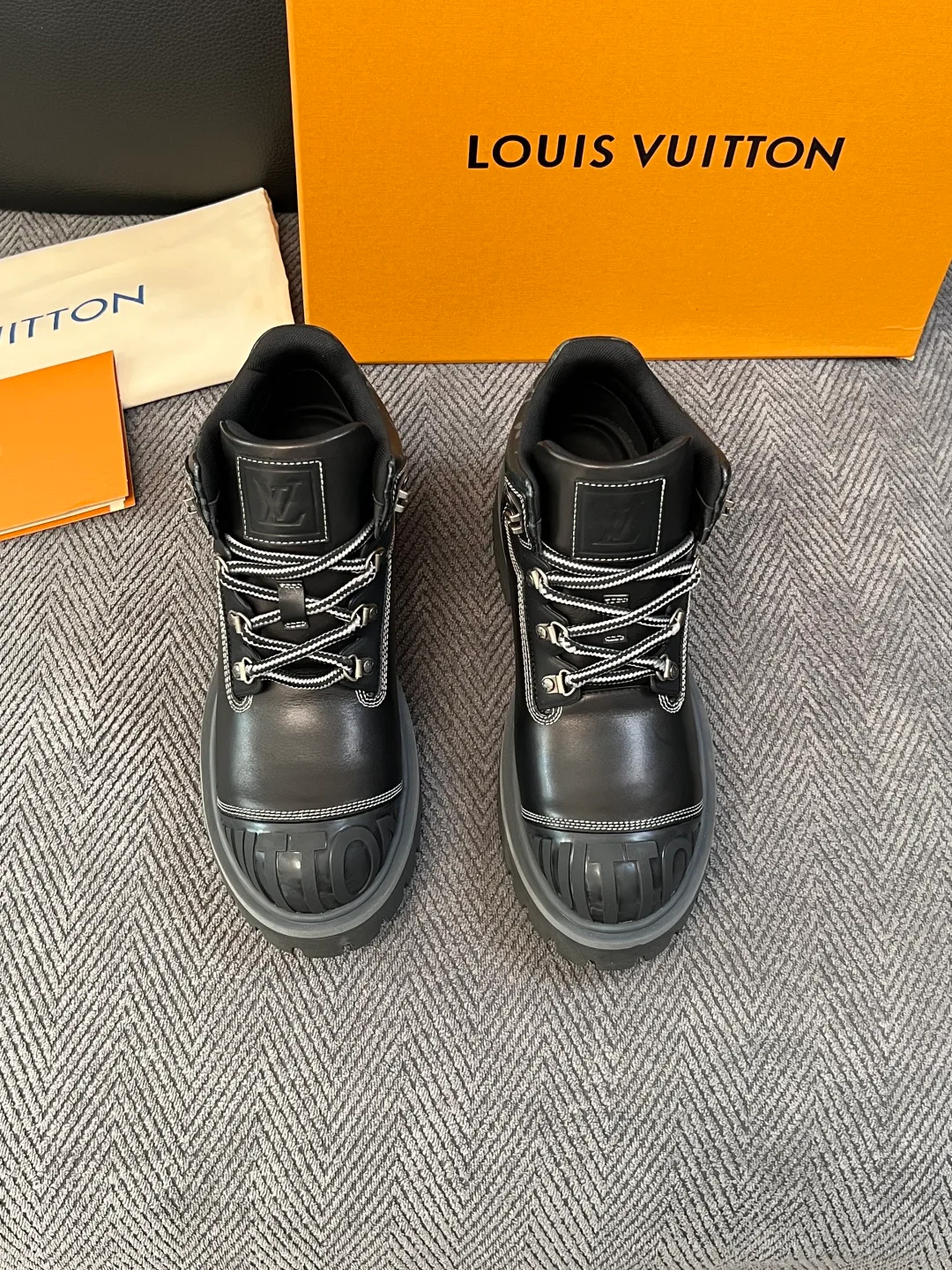 Ботинки Мужские Louis Vuitton 18417475