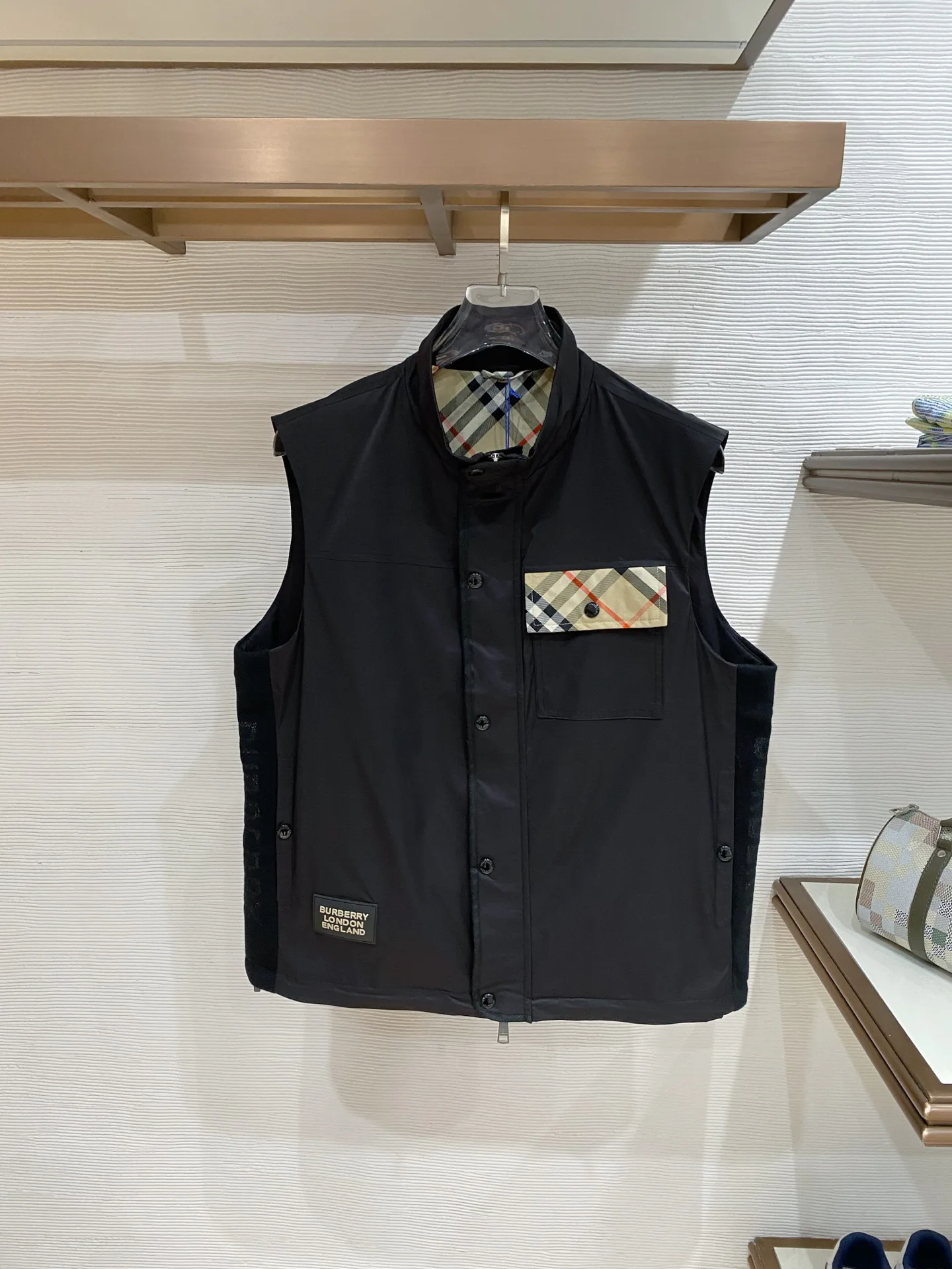 Жилеты Женские Burberry 10708573