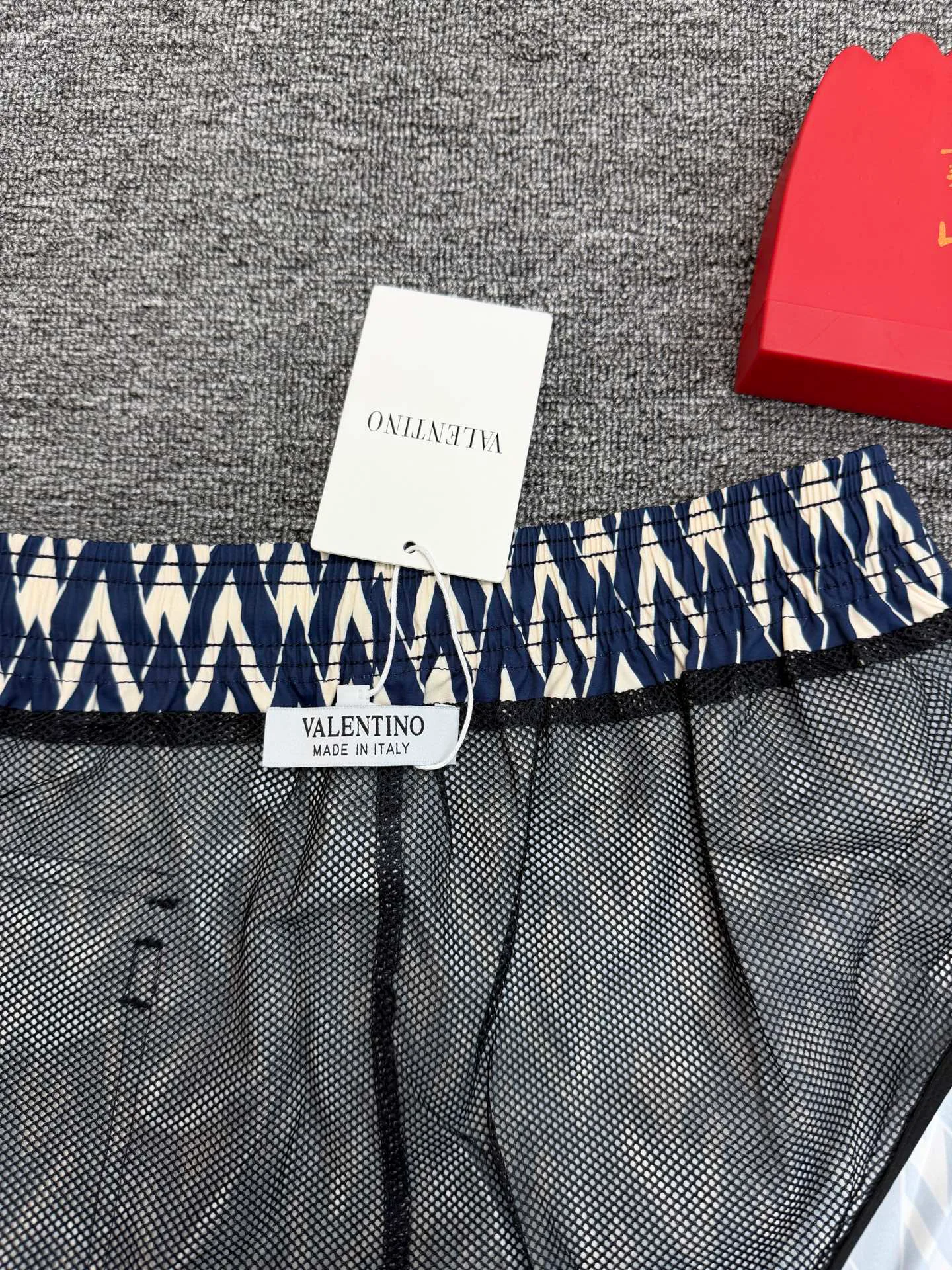 Шорты Женские Valentino 5052756