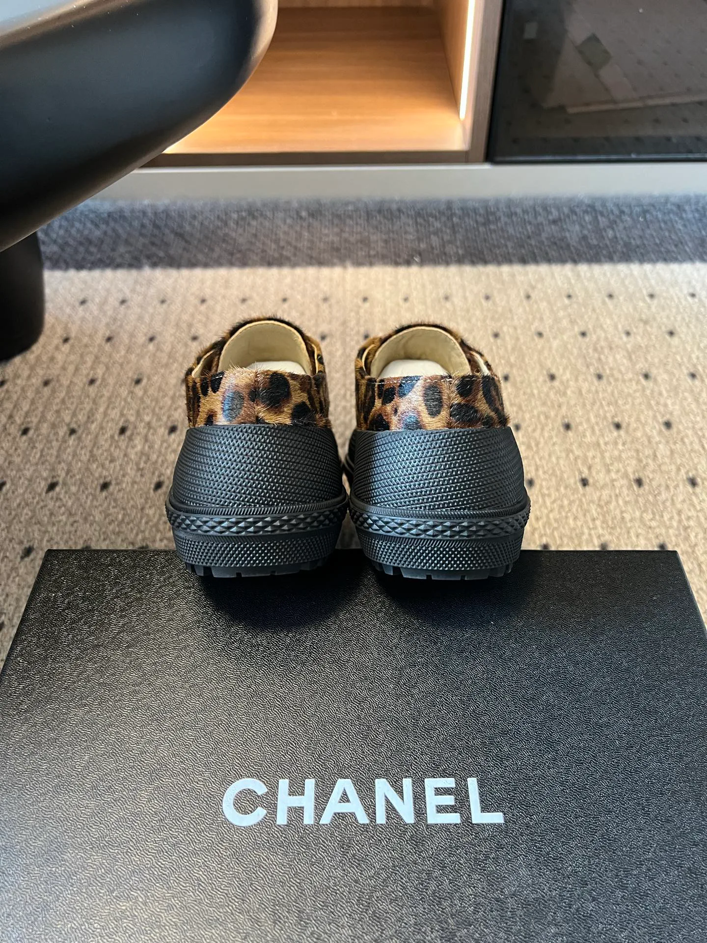 Кроссовки Женские Chanel 18137087