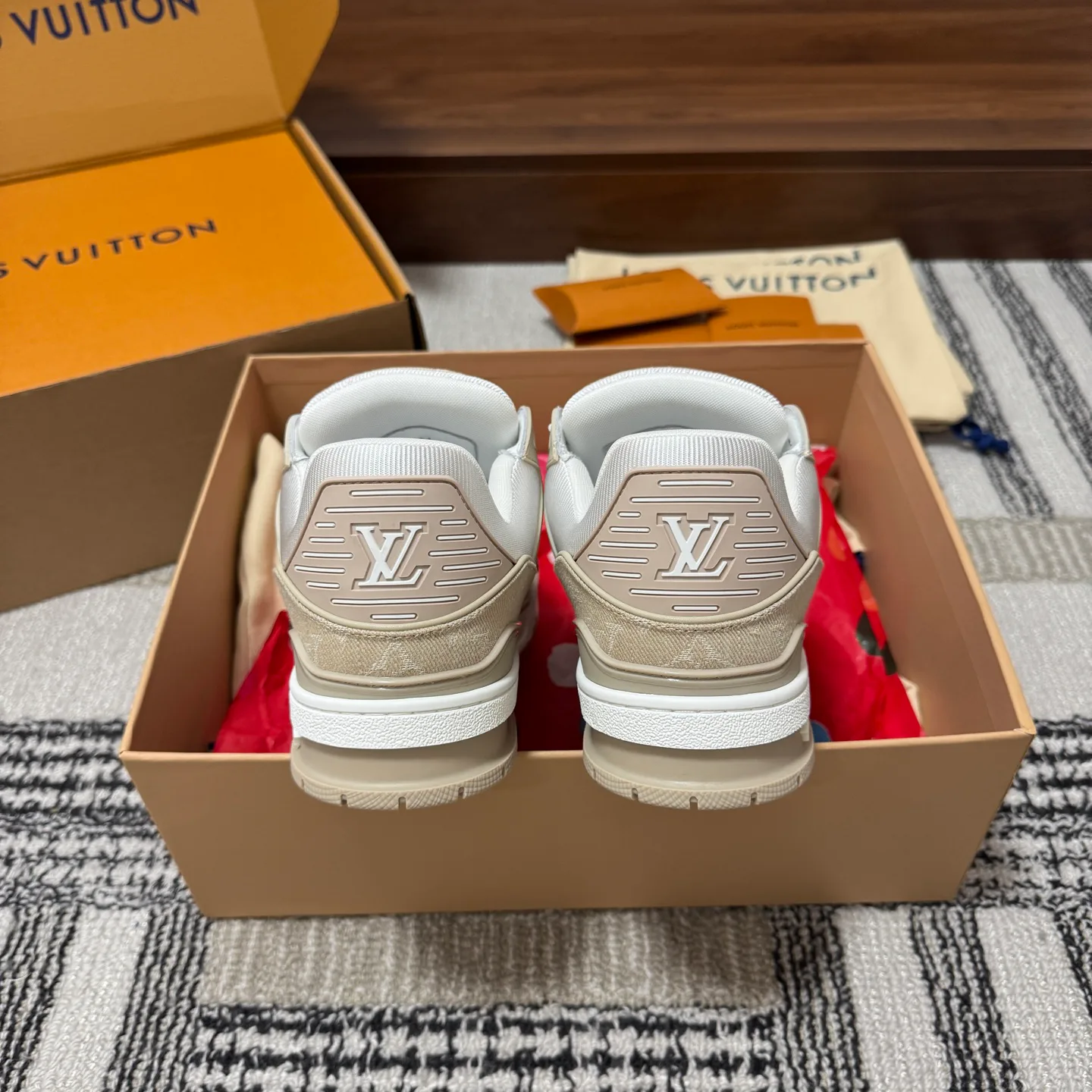 Кроссовки Женские Louis Vuitton 1546770