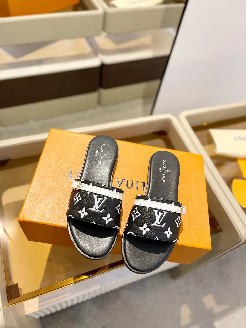 Сандалии Женские Louis Vuitton 9623574