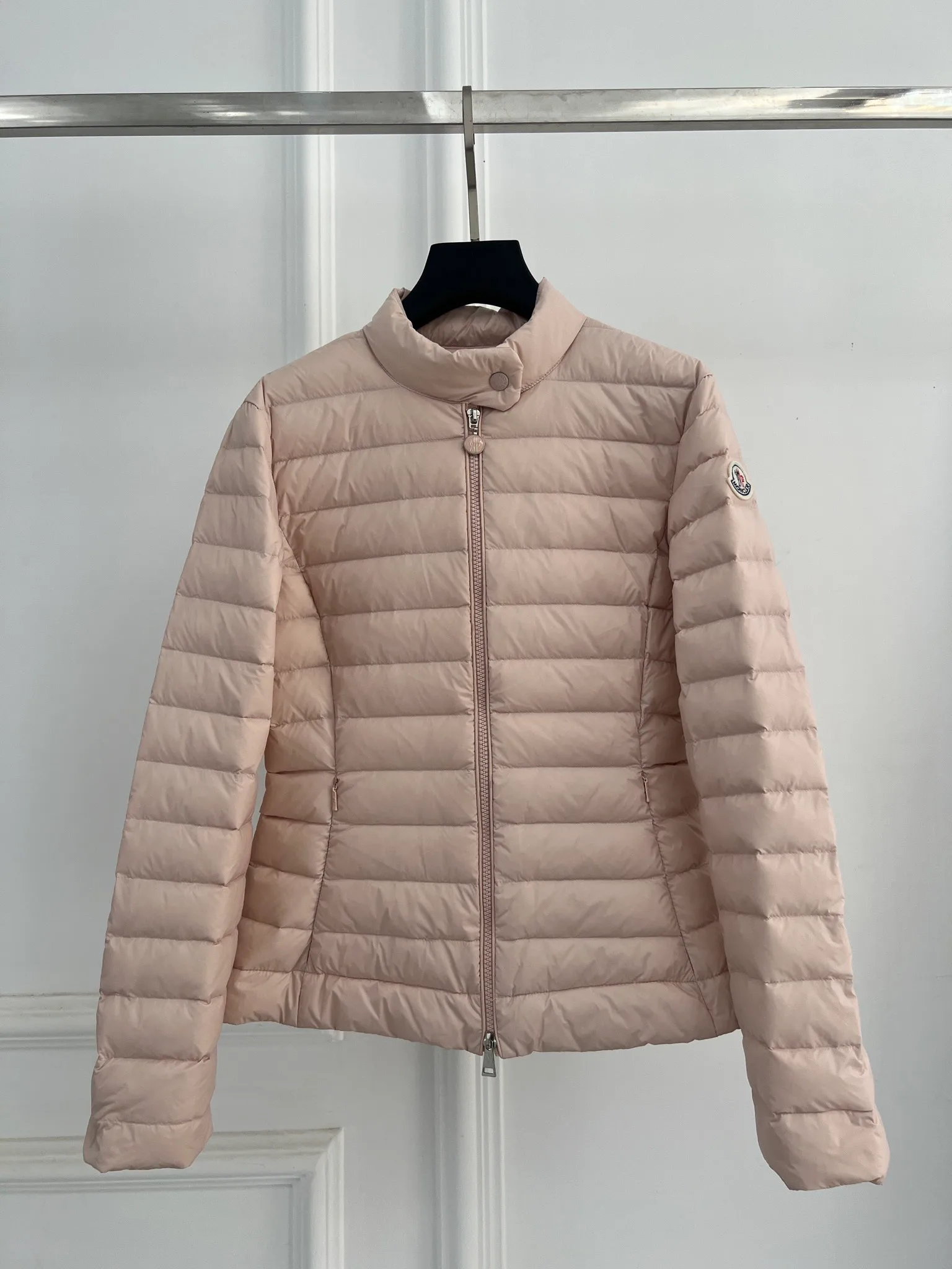 Куртки И Пуховики Женские Moncler 18416163