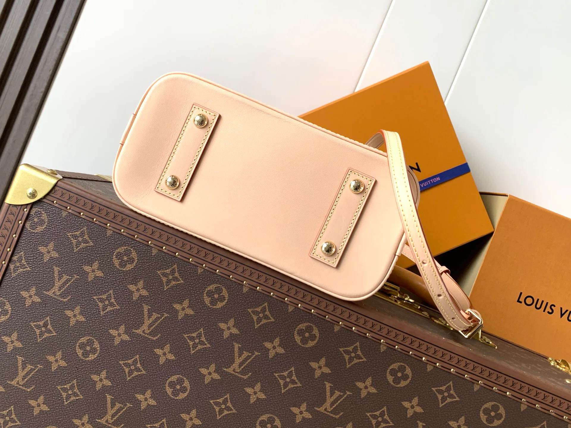 Классические Сумки Женские Louis Vuitton 16934197