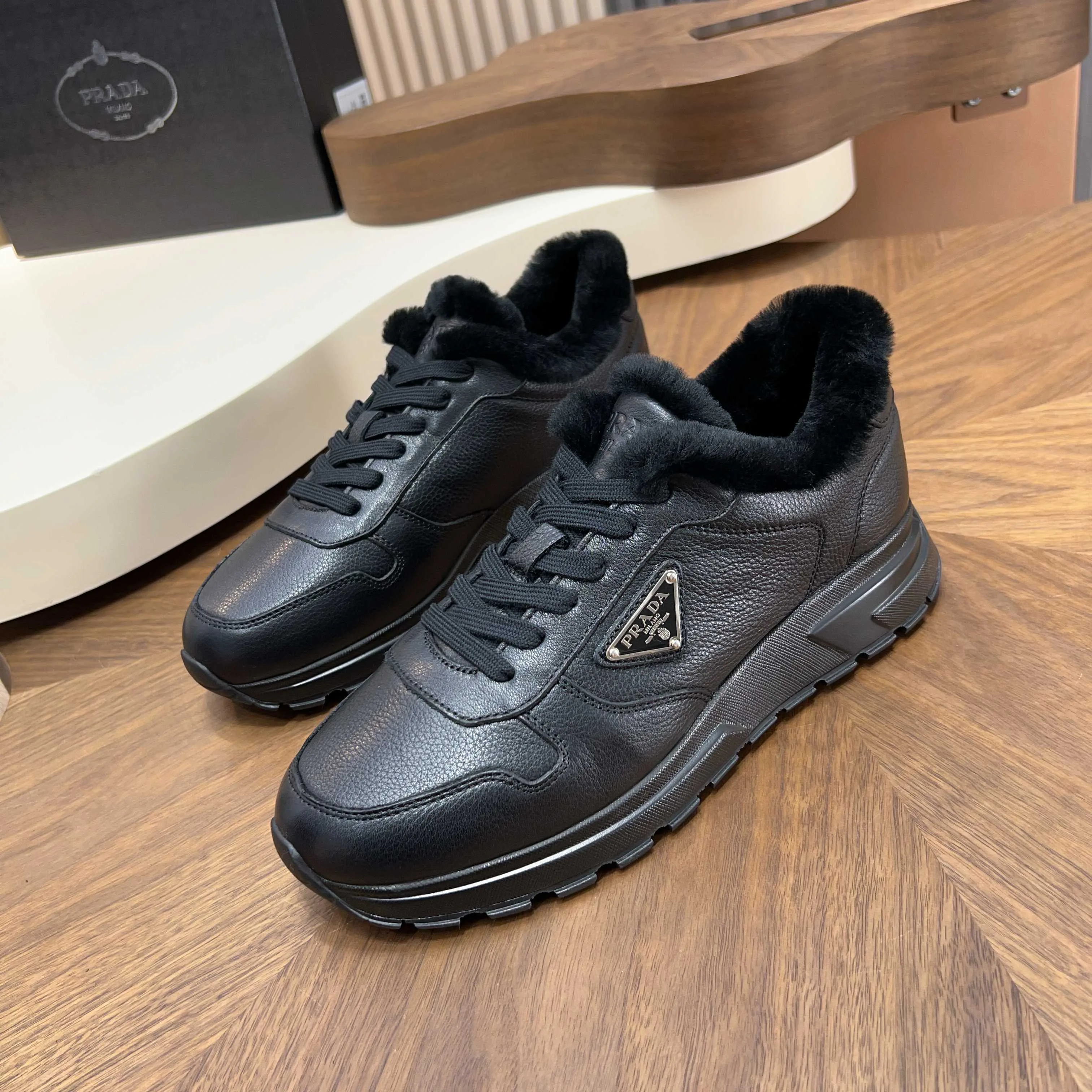Кроссовки Женские Prada 554573