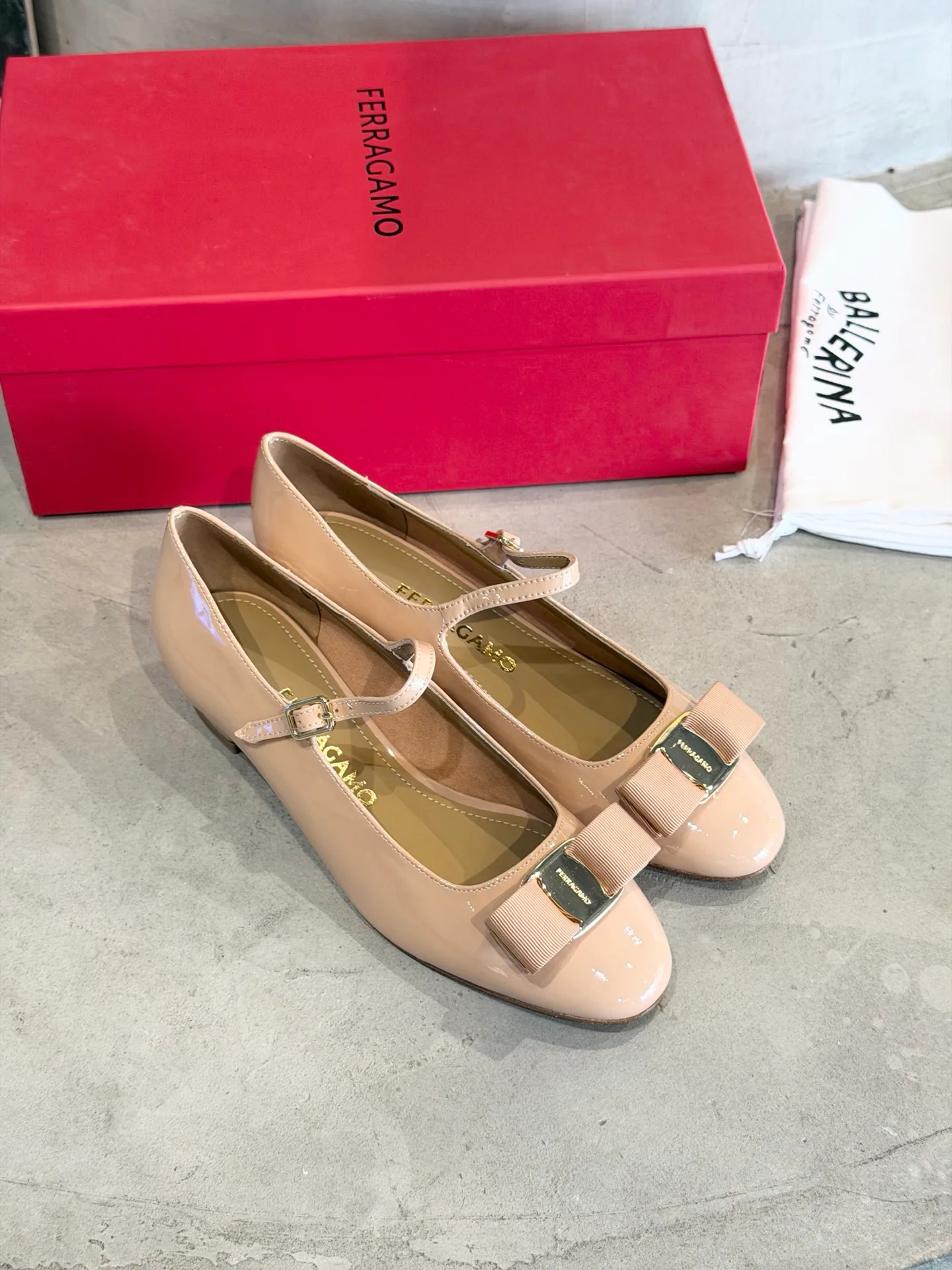 Туфли Женские Salvatore Ferragamo 11675394