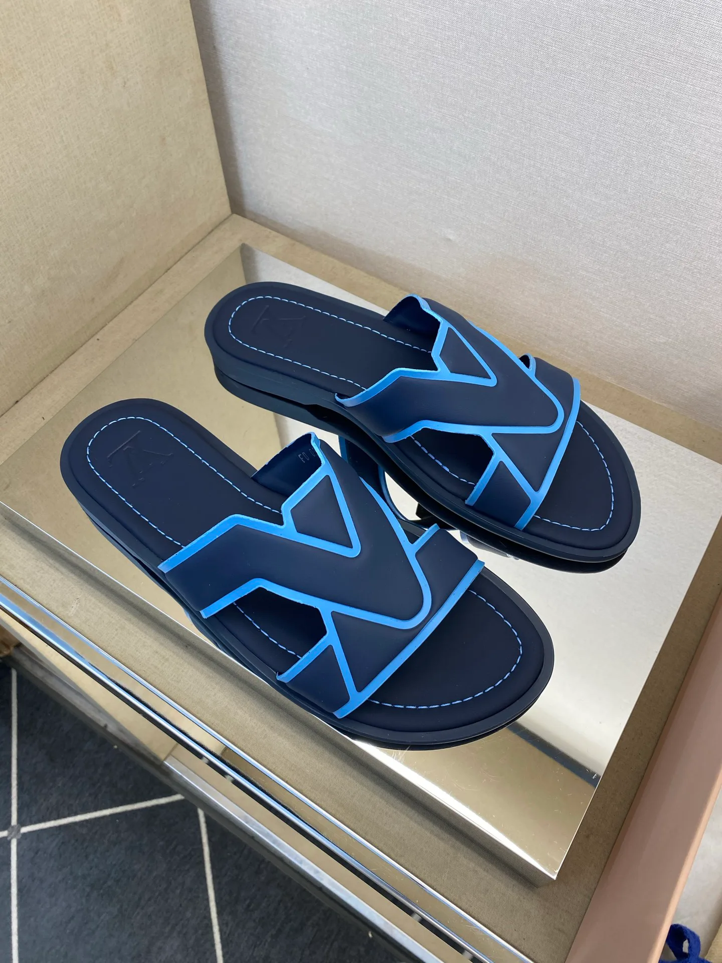 Шлепанцы Мужские Louis Vuitton 13080177