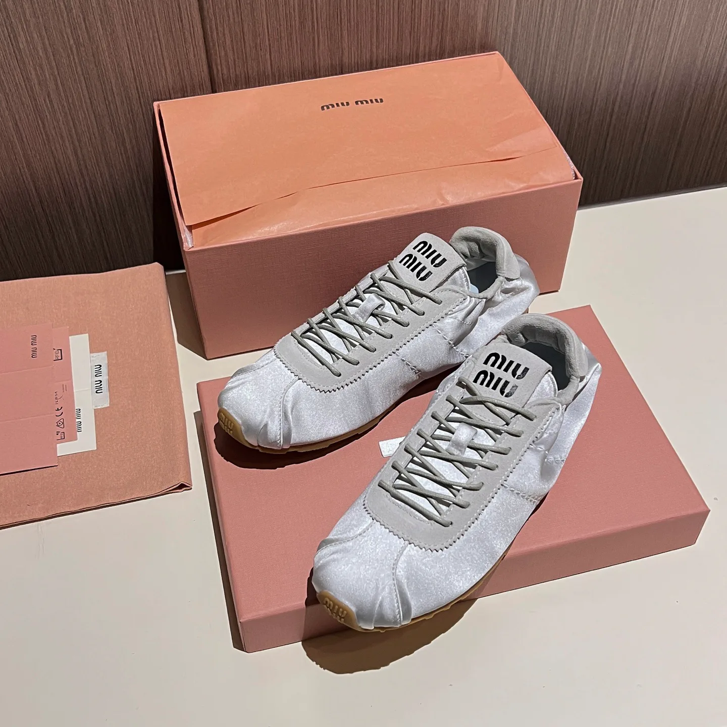 Кроссовки Женские Miu Miu 17968599