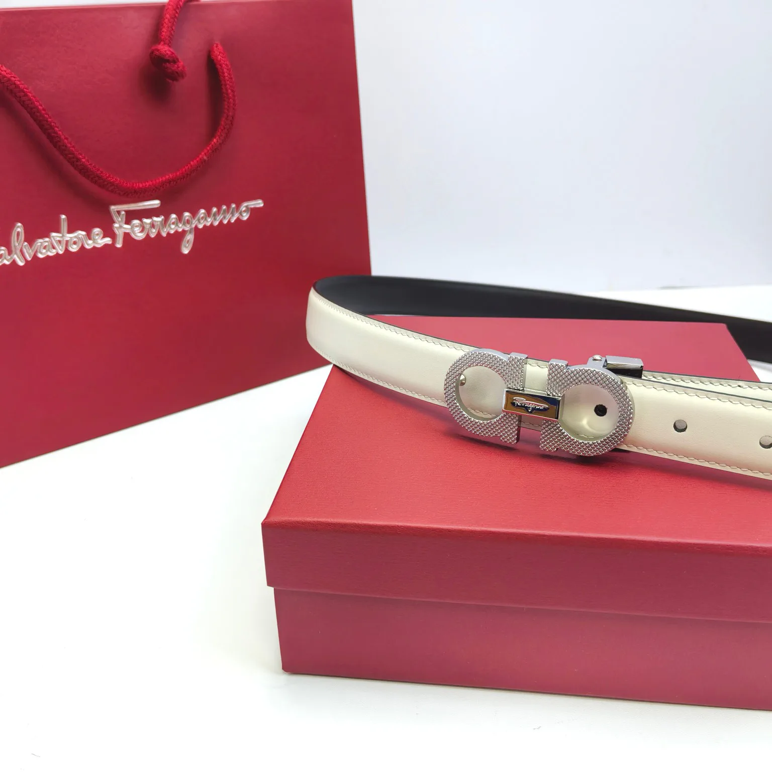 Поясные Сумки Женские Salvatore Ferragamo 11886334