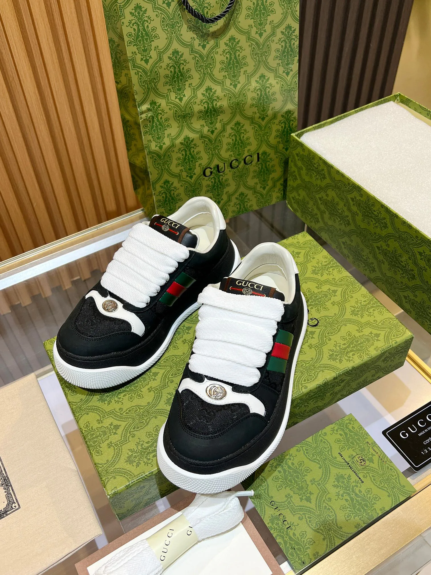 Кроссовки Женские Gucci 907455