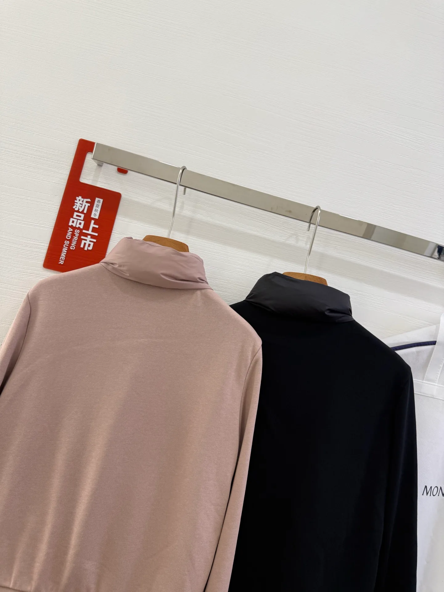 Куртки И Пуховики Женские Moncler 17918899