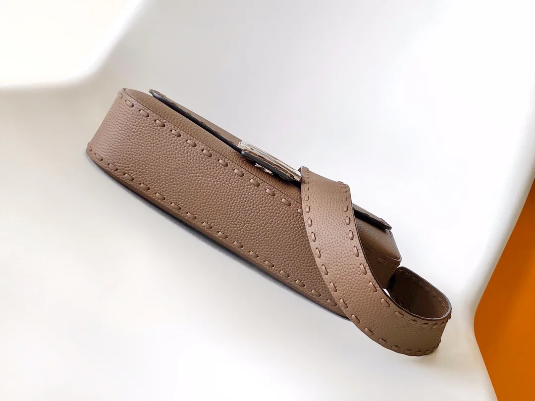 Классические Сумки Женские Fendi 12718236