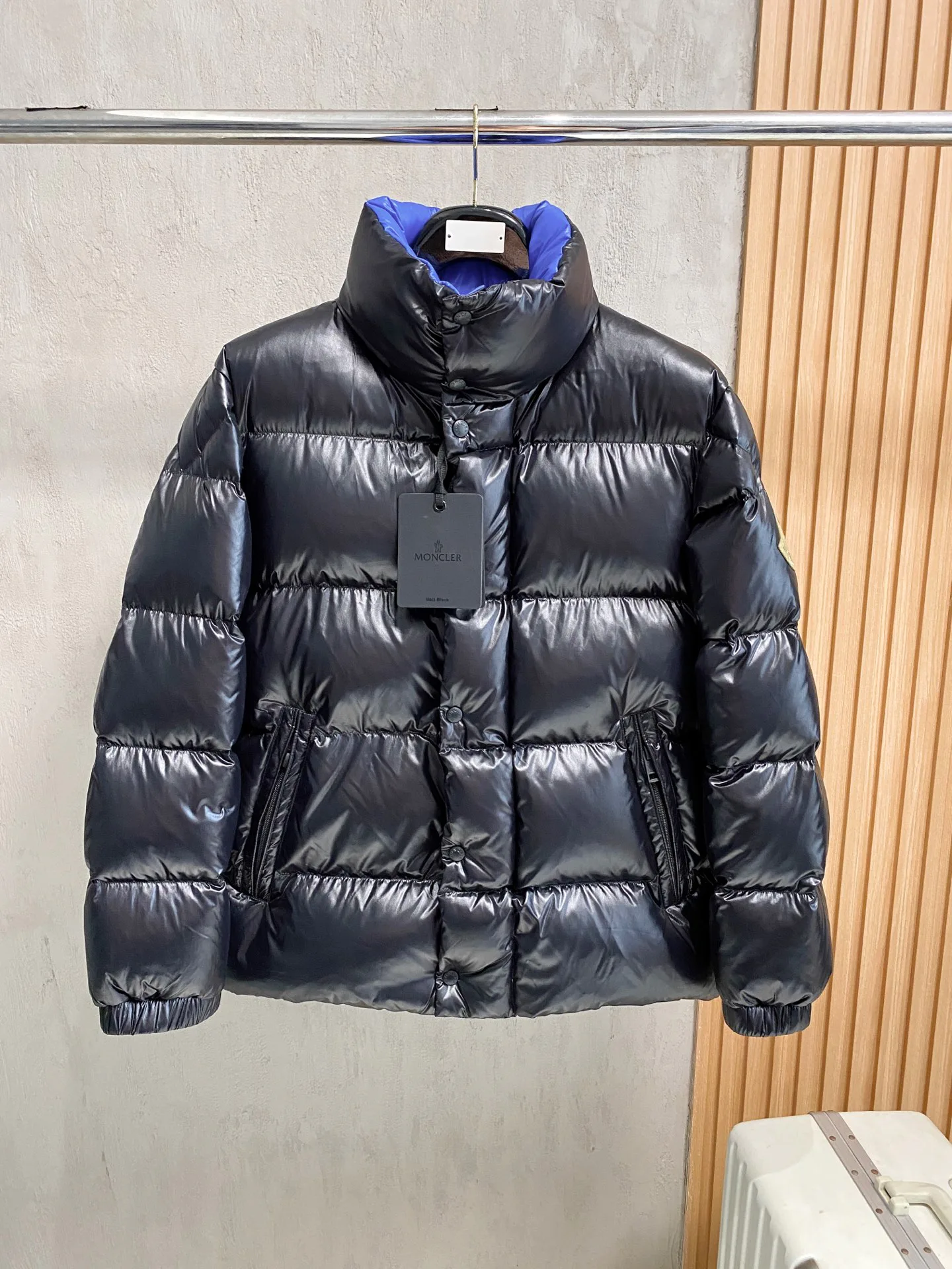 Куртки И Пуховики Мужские Moncler 5596263