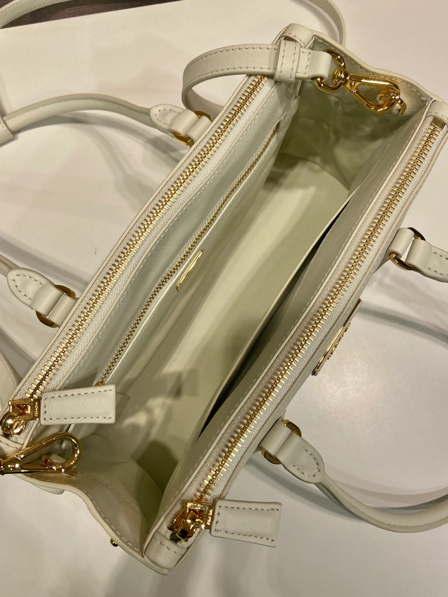 Классические Сумки Женские Prada 10978995