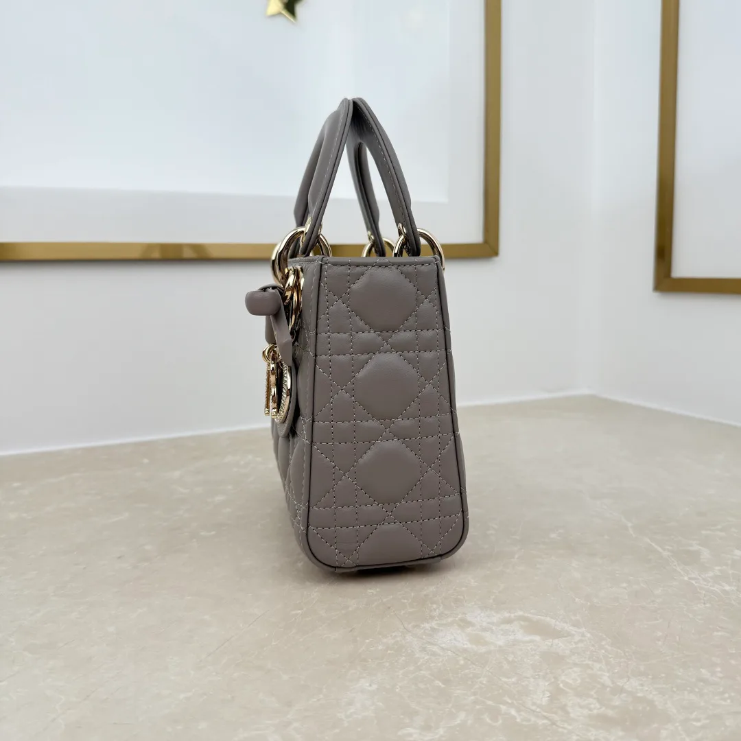 Классические Сумки Женские Christian Dior 18116222
