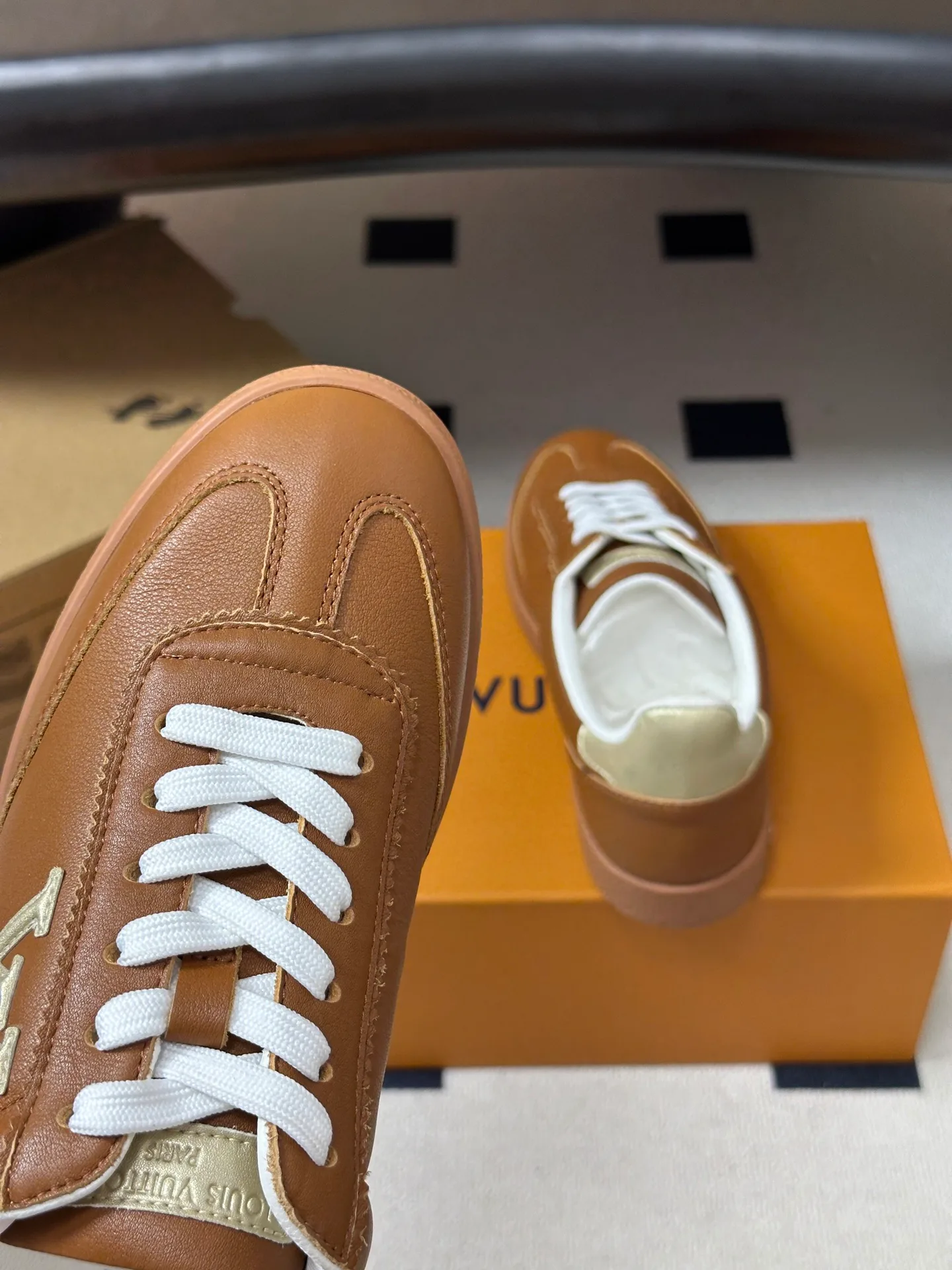 Кроссовки Женские Louis Vuitton 18340952