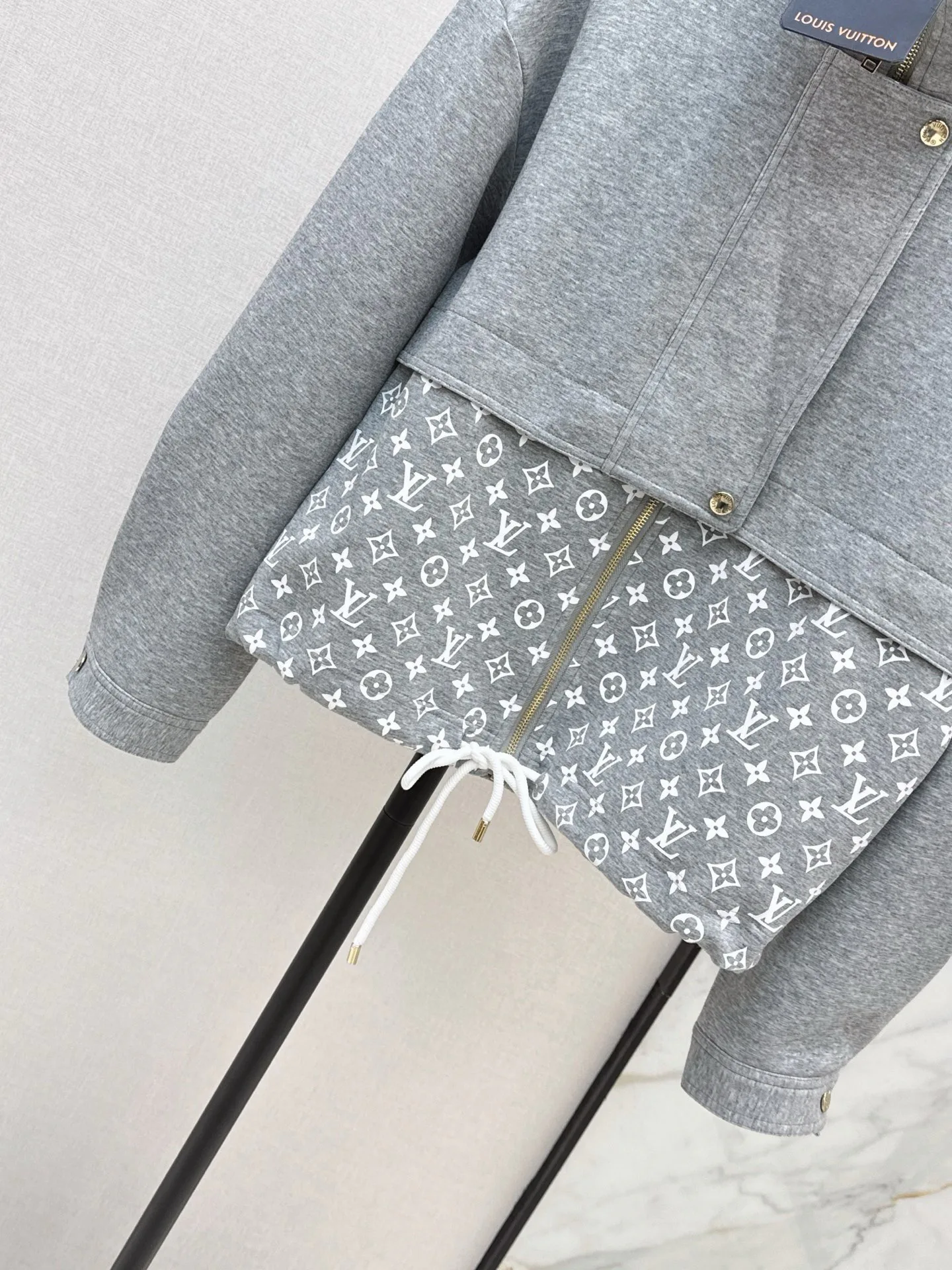 Куртки И Пуховики Женские Louis Vuitton 18423964