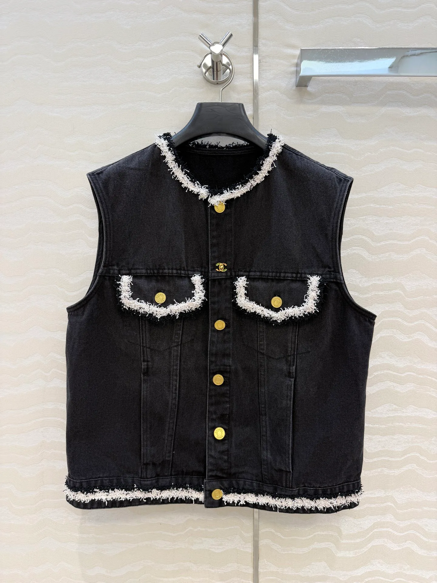 Жилеты Женские Chanel 18598837