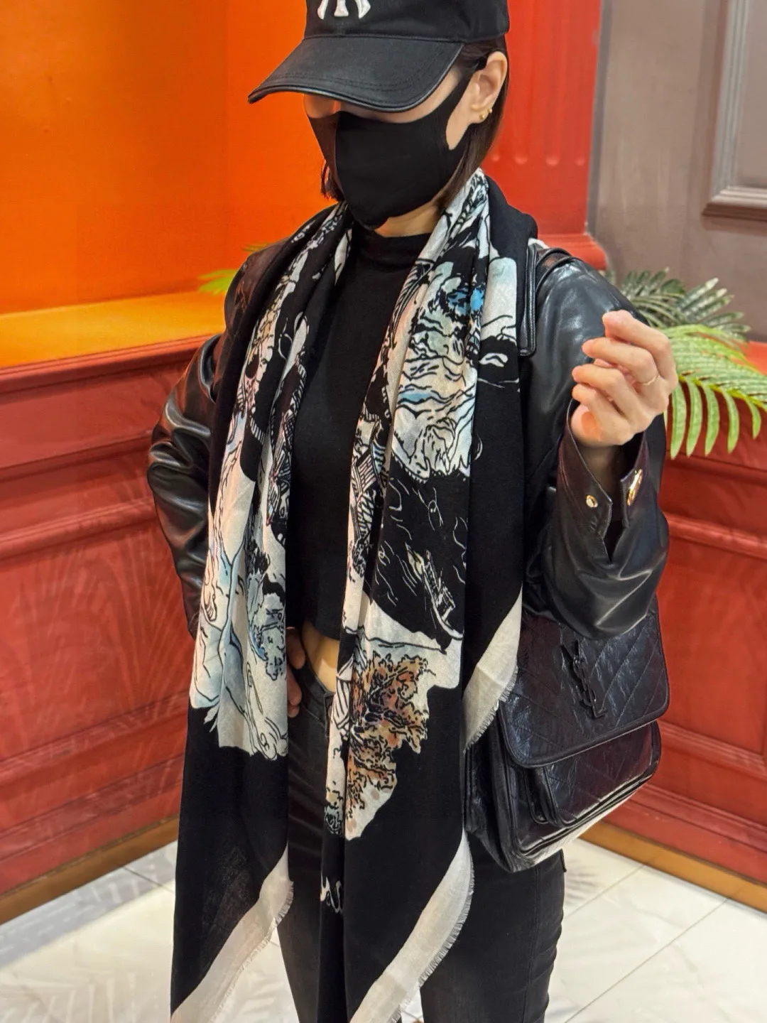 Шарфы Chanel 18627009