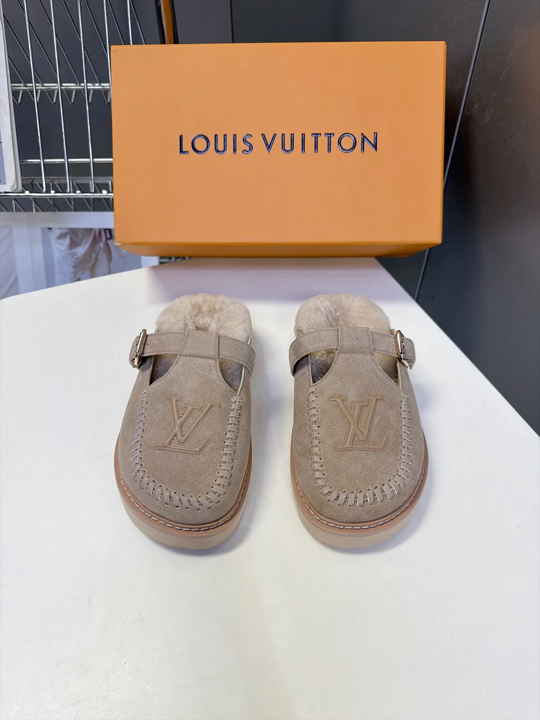 Мюли И Сабо Женские Louis Vuitton 17906974