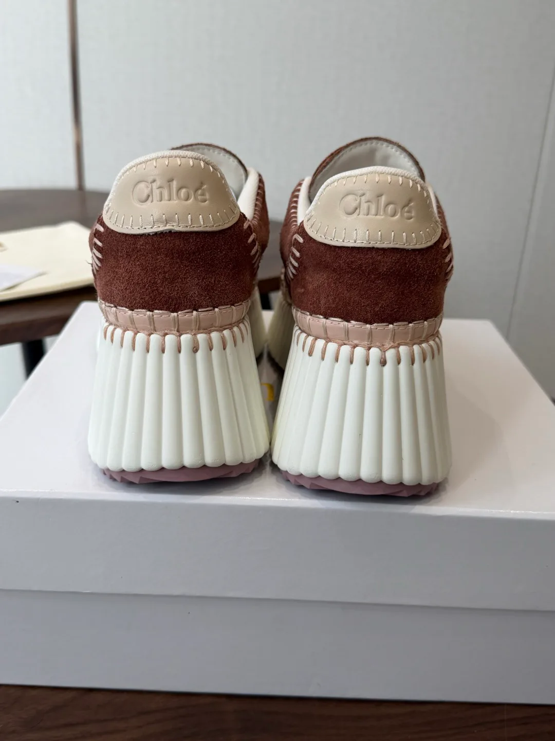 Кроссовки Женские Chloe 19587142