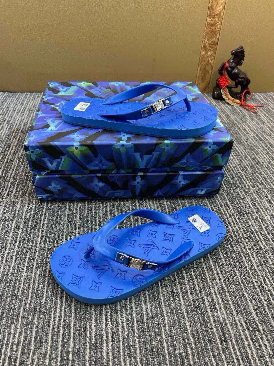Шлепанцы Мужские Louis Vuitton 10646312