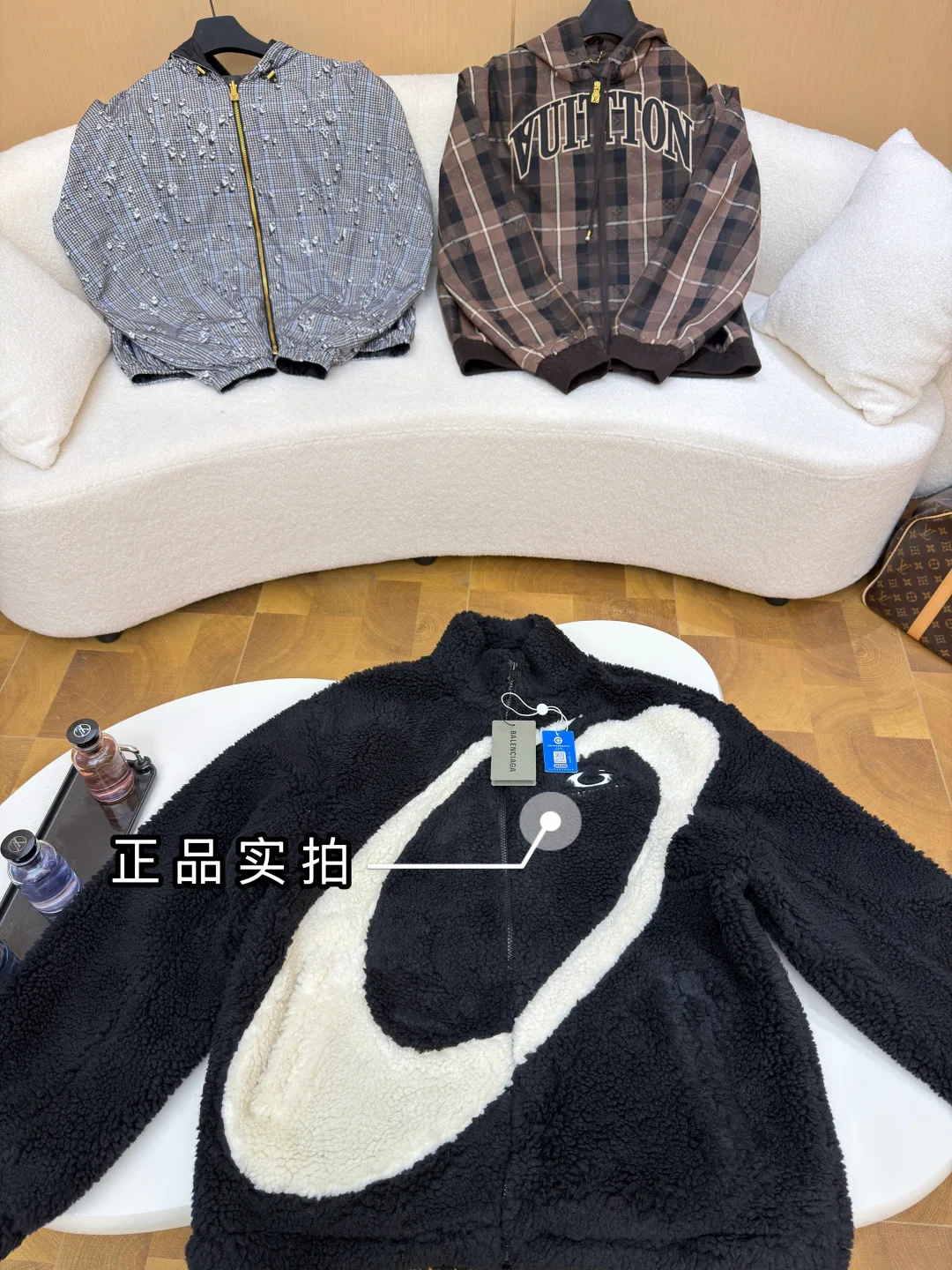 Куртки И Пуховики Женские Balenciaga 5380409