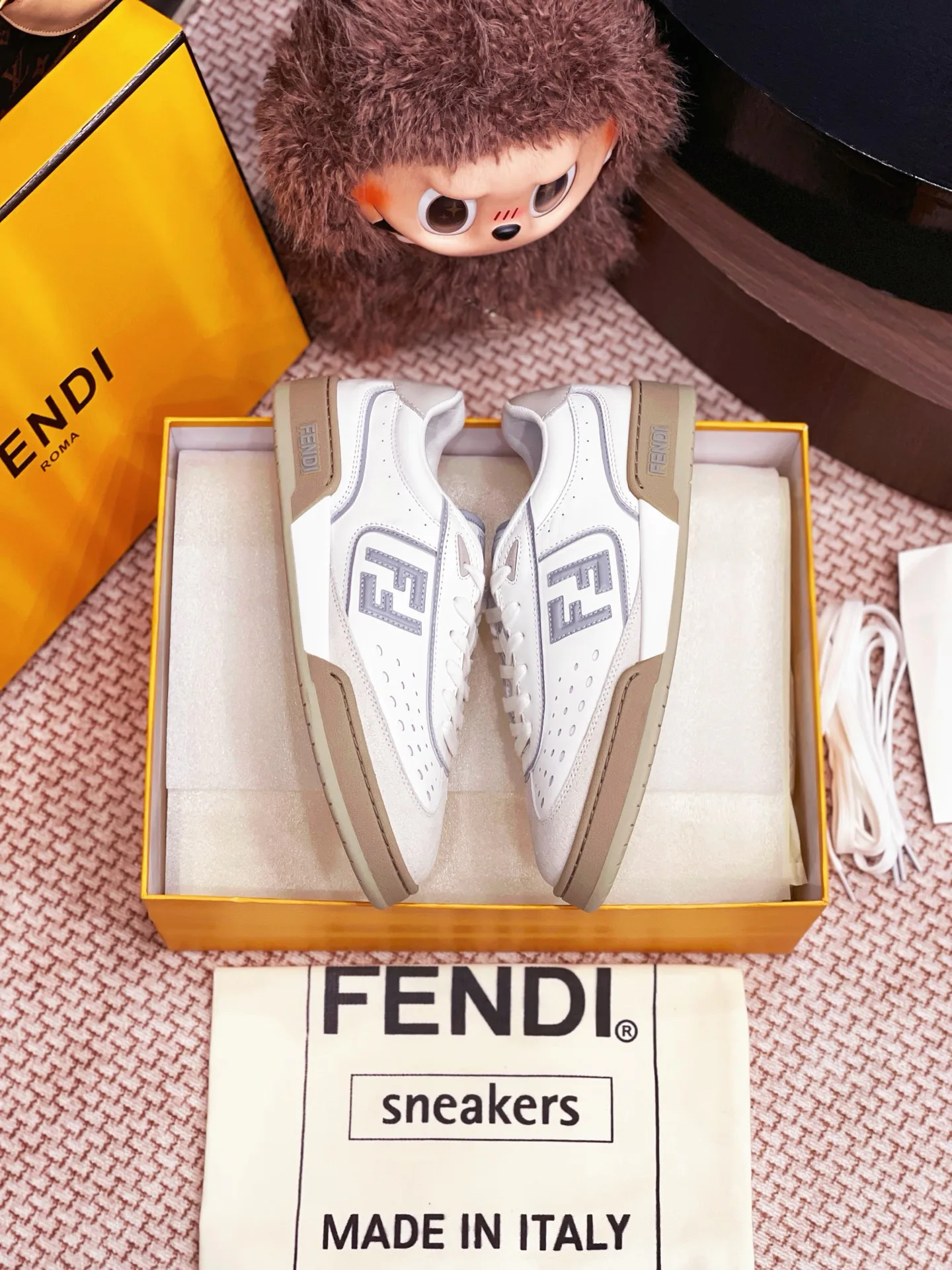 Кроссовки Женские Fendi 35356