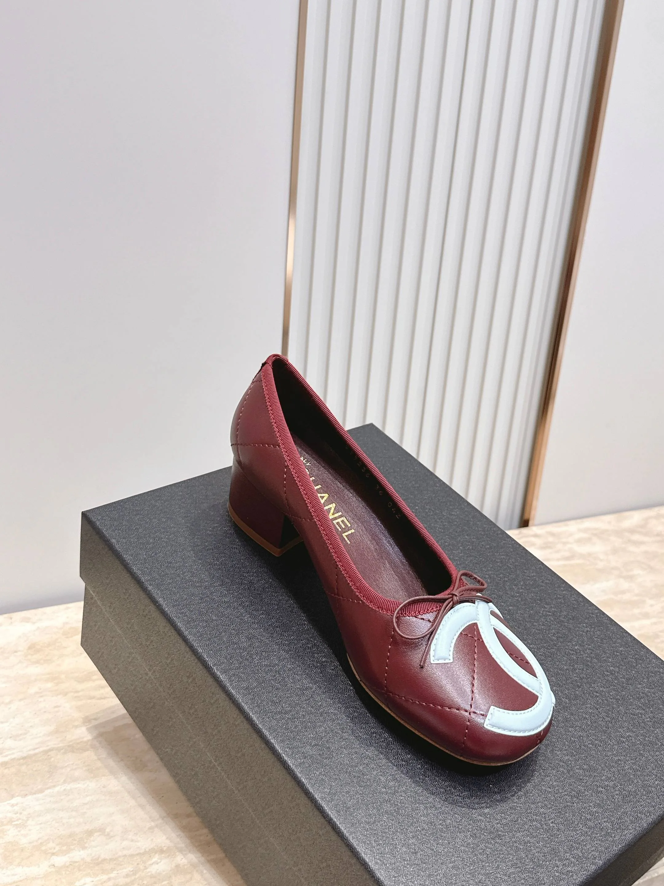 Туфли Женские Chanel 18025873
