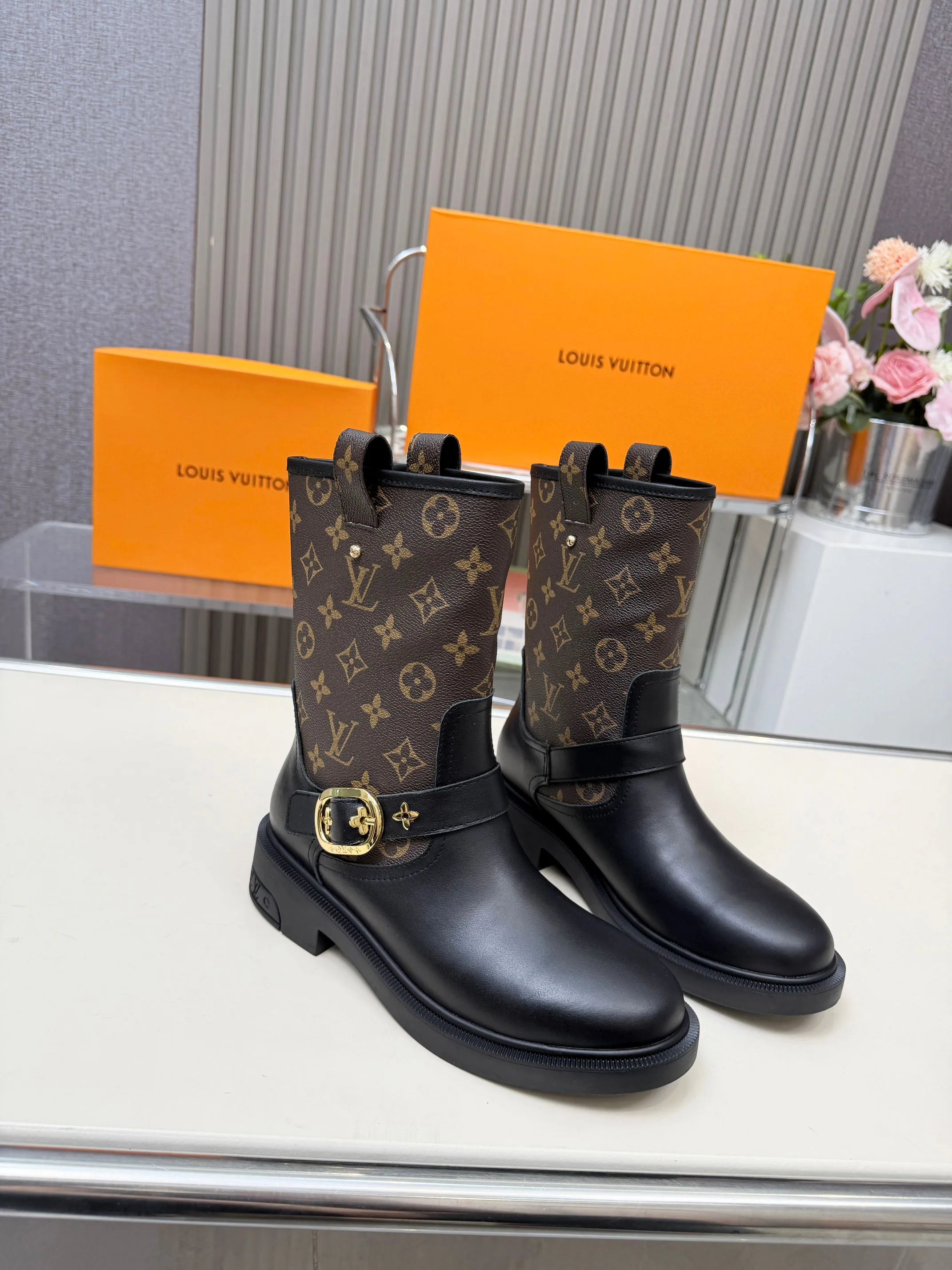 Ботинки Женские Louis Vuitton 18279809